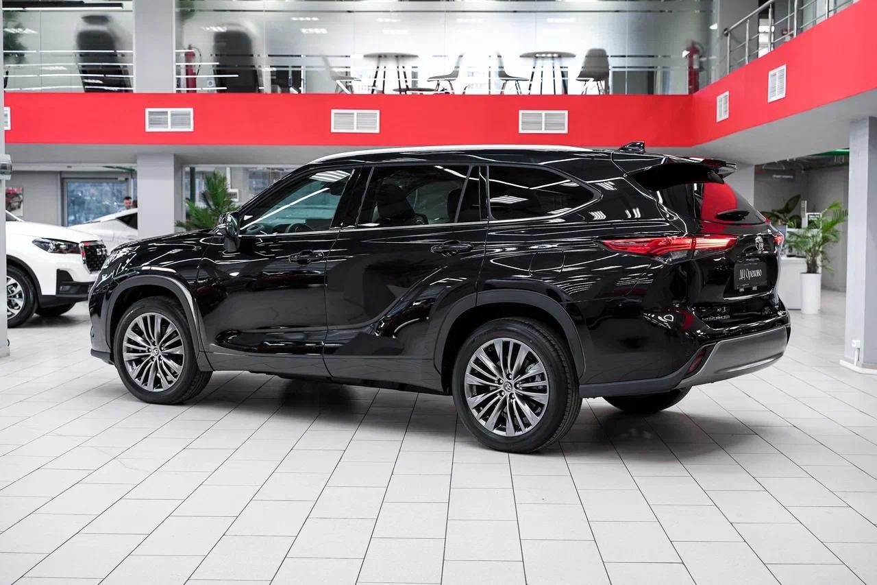 Toyota Highlander 2025, черный, ДЦ Орехово