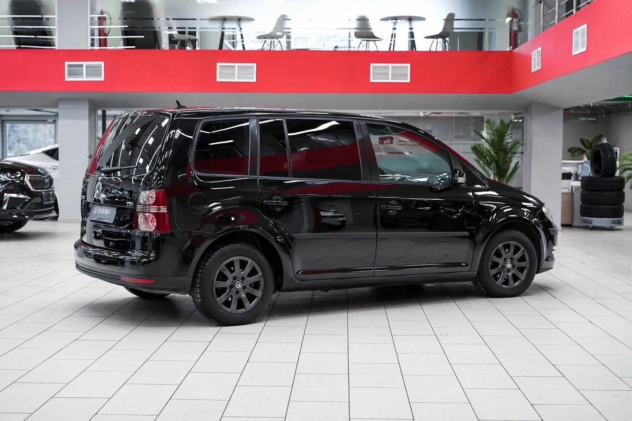 Volkswagen Touran 2008, черный, ДЦ Орехово