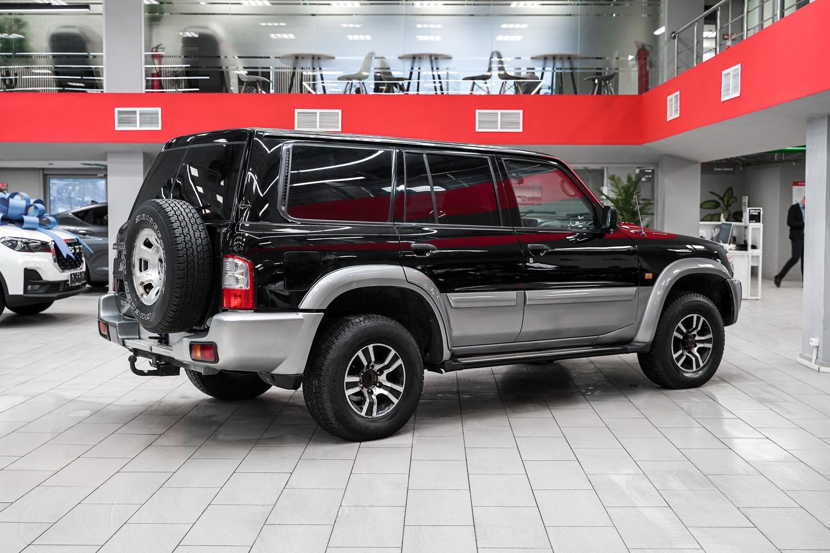 Nissan Patrol 2003, черный, ДЦ Орехово