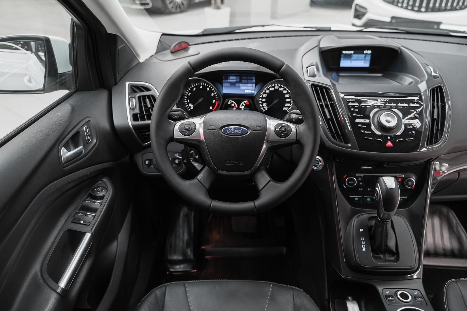 Ford Kuga 2013, белый, ДЦ Орехово
