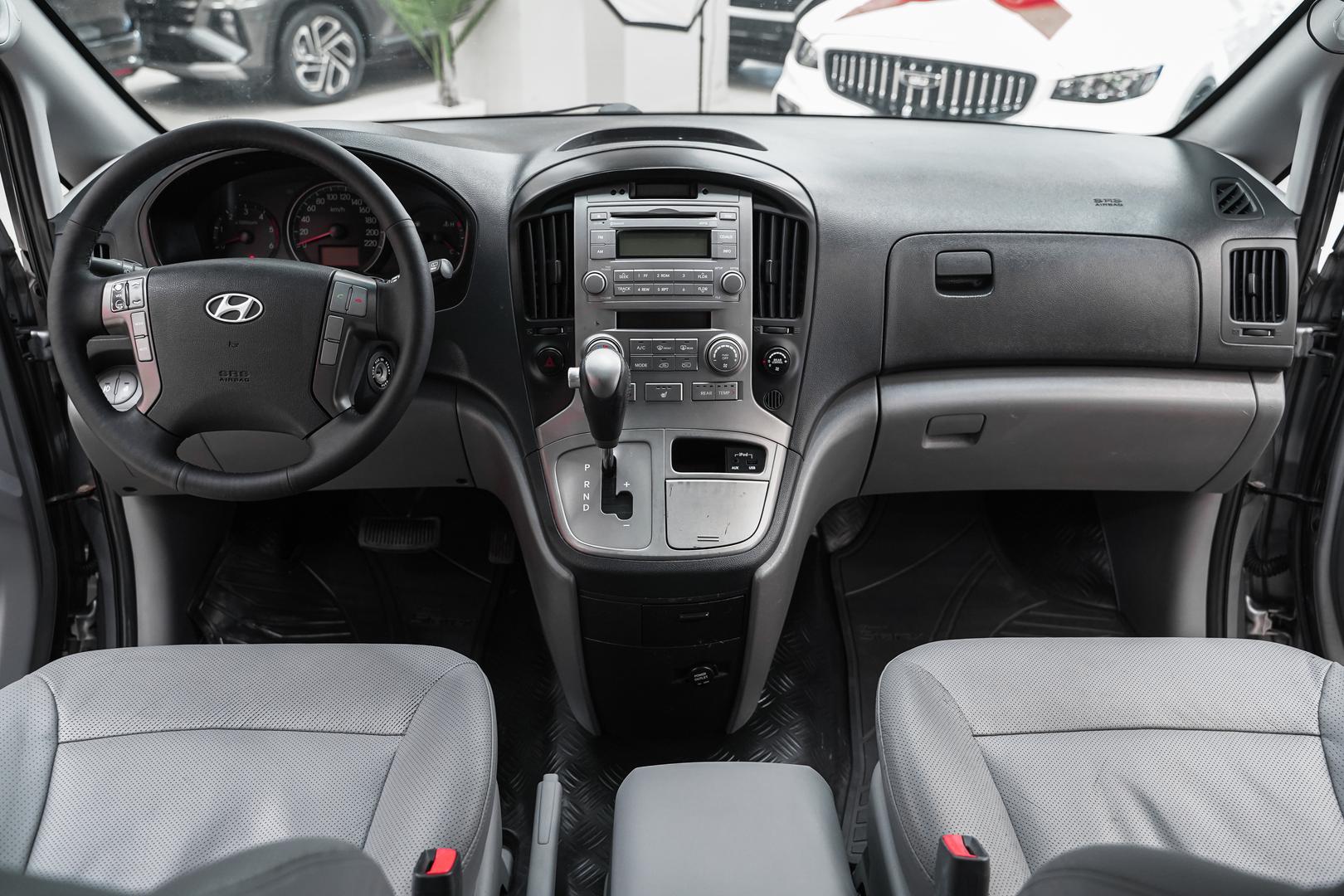 Hyundai Grand Starex 2012, серый, ДЦ Орехово