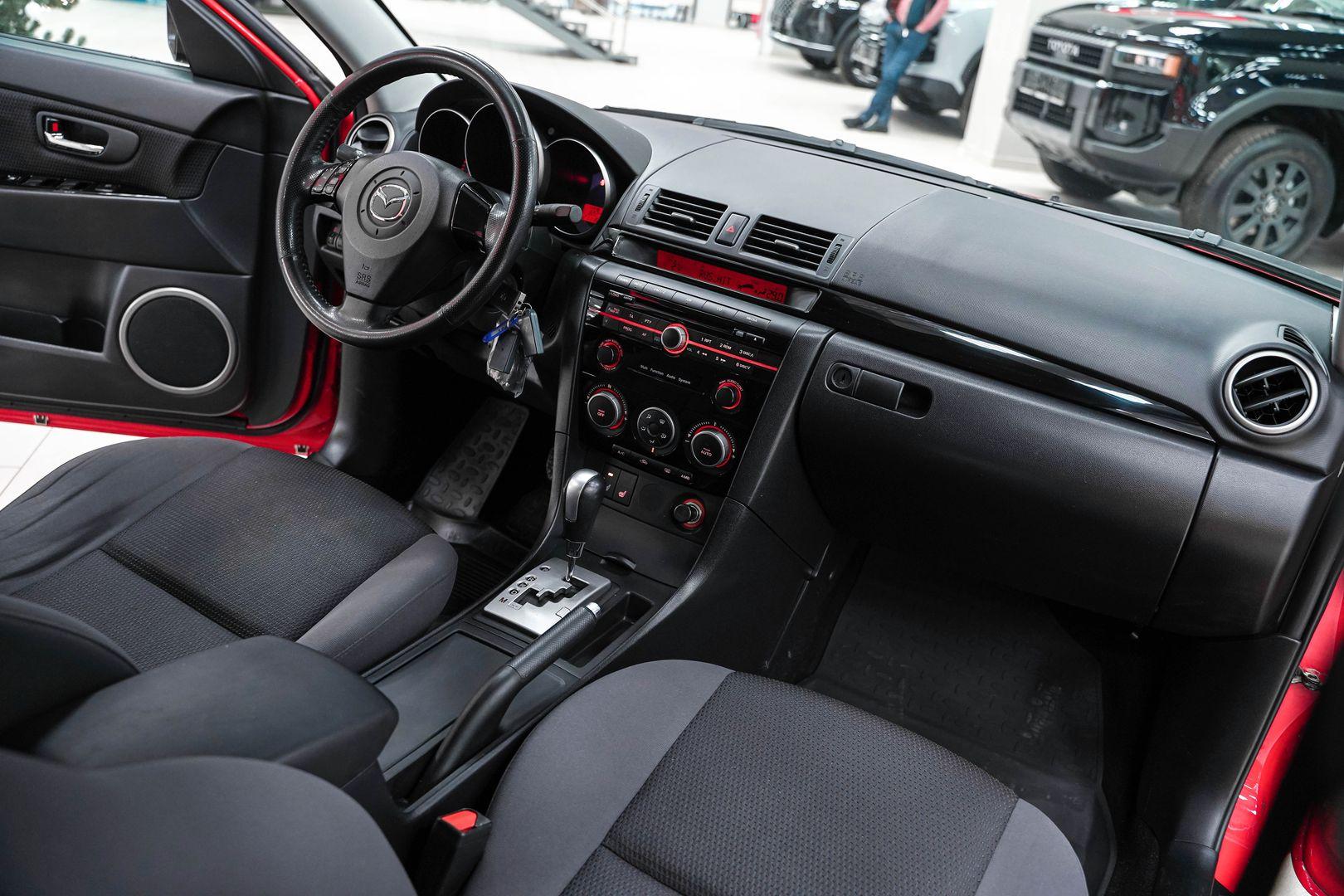 Mazda 3 2008, красный, ДЦ Орехово