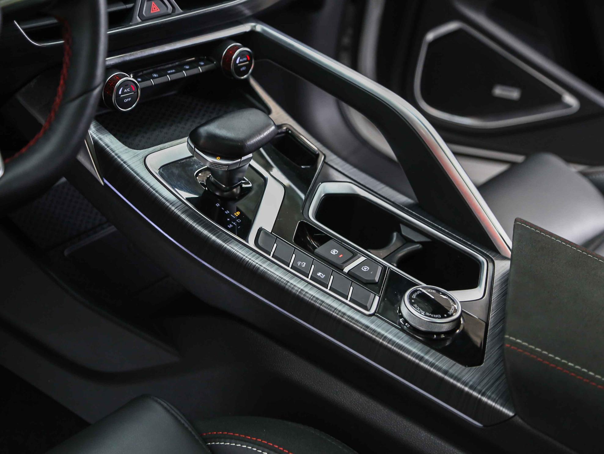 Geely Tugella 2023, белый, ДЦ Орехово