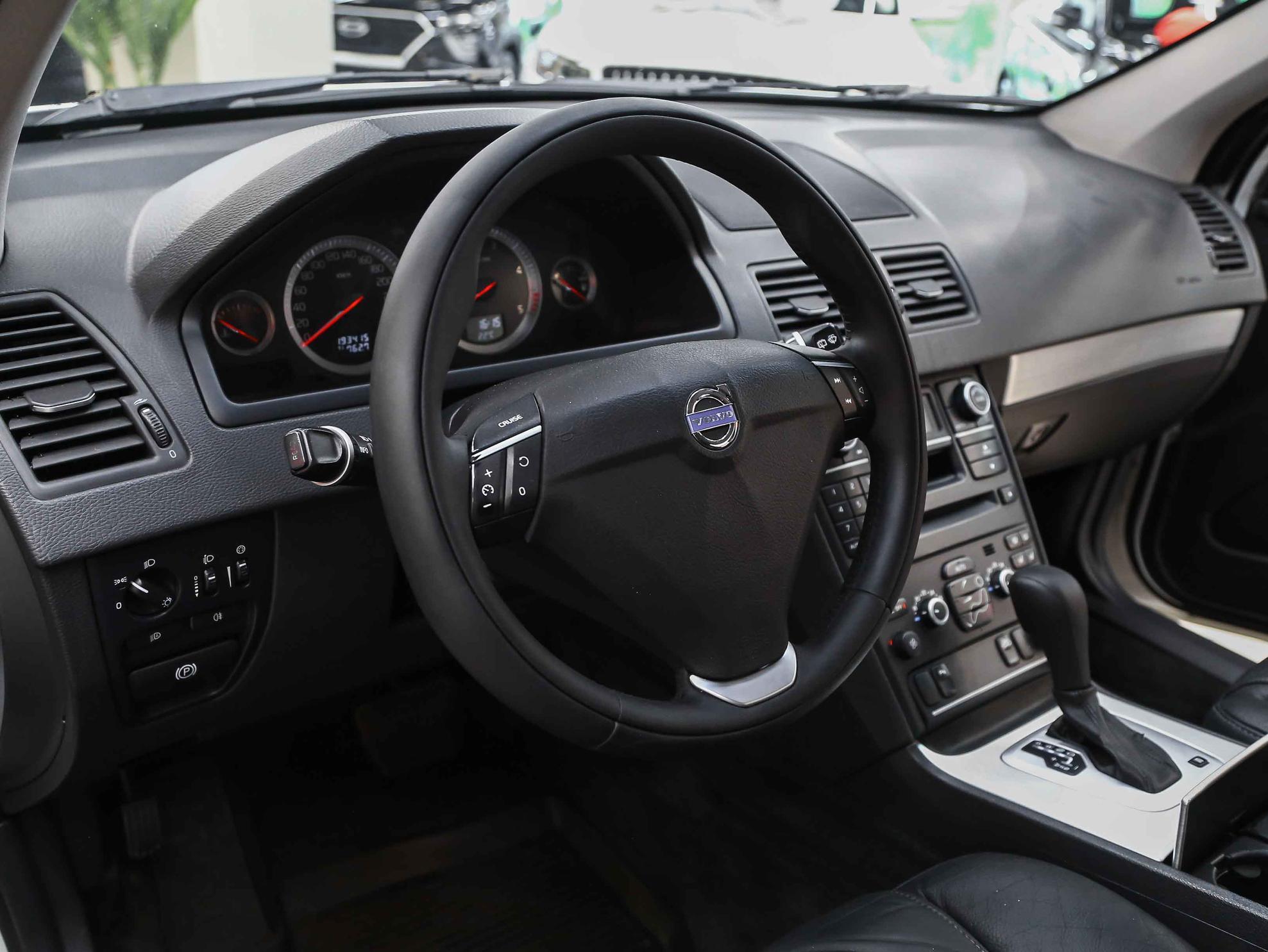 Volvo XC90 2012, белый, ДЦ Орехово