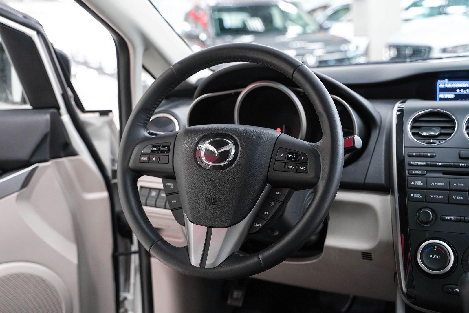 Mazda CX-7 2011, белый, ДЦ Орехово