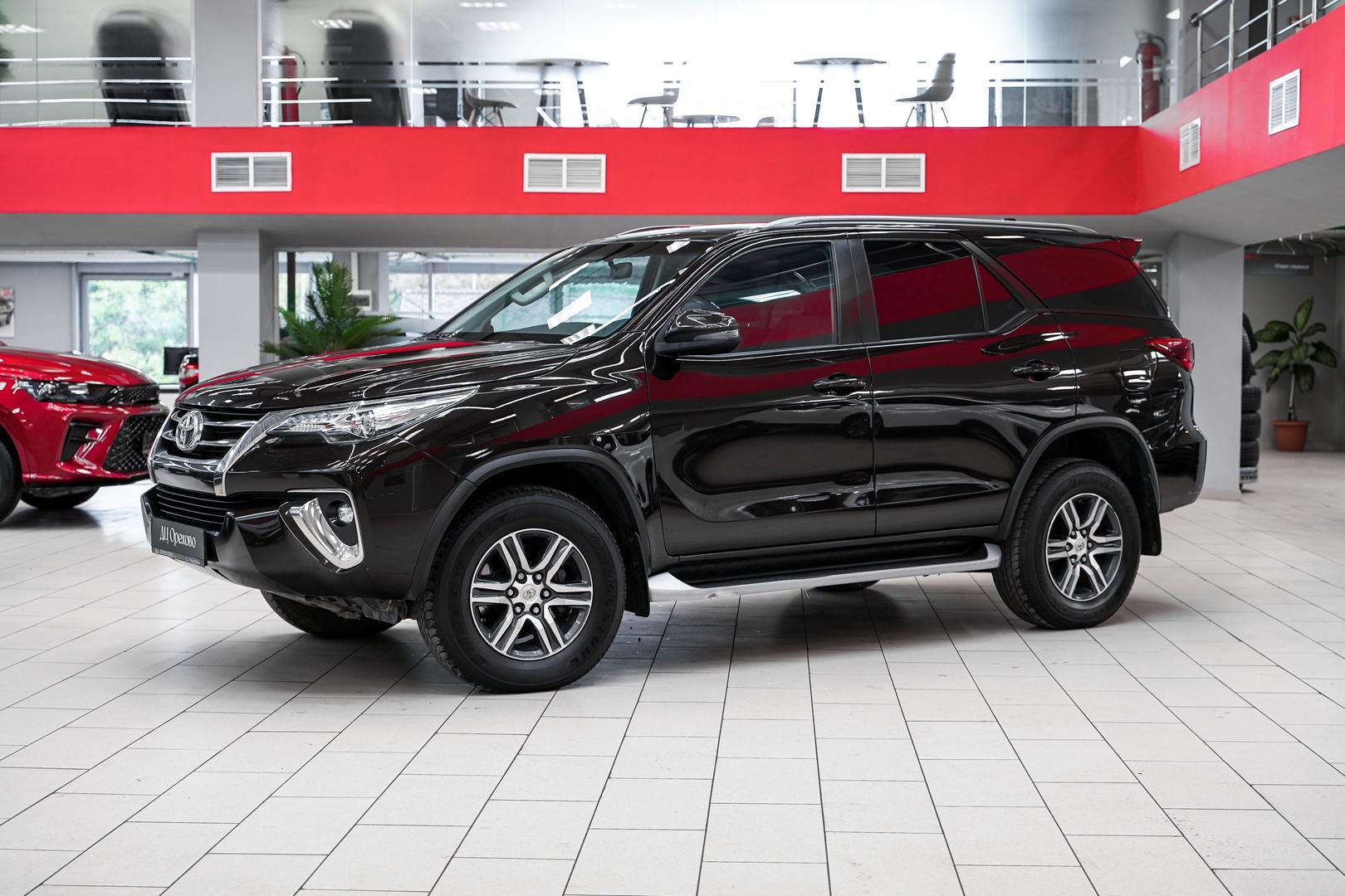 Toyota Fortuner 2017, коричневый, ДЦ Орехово