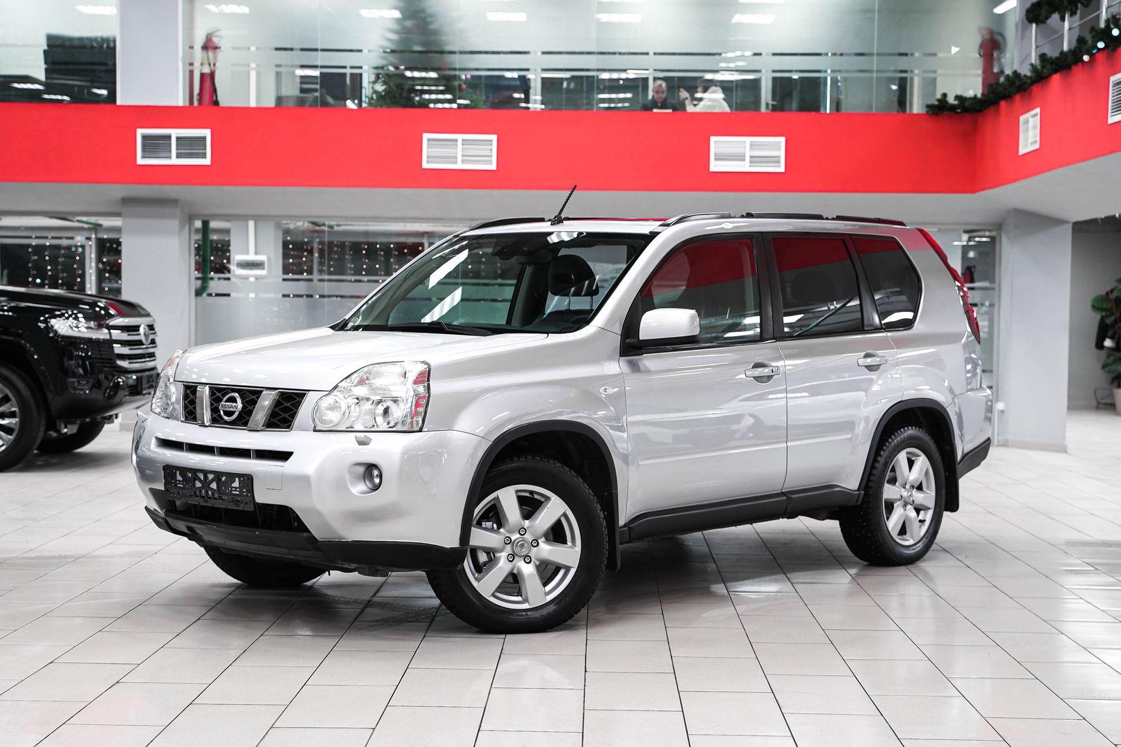 Nissan X-Trail 2010, серебряный, ДЦ Орехово