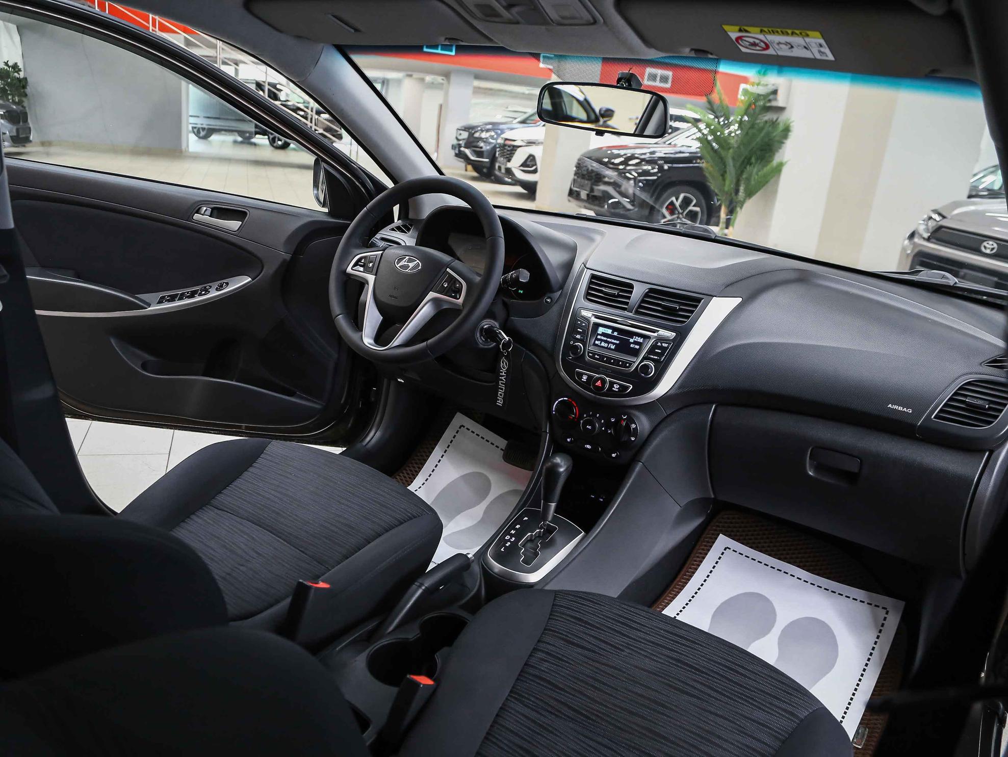 Hyundai Solaris 2014, коричневый, ДЦ Орехово
