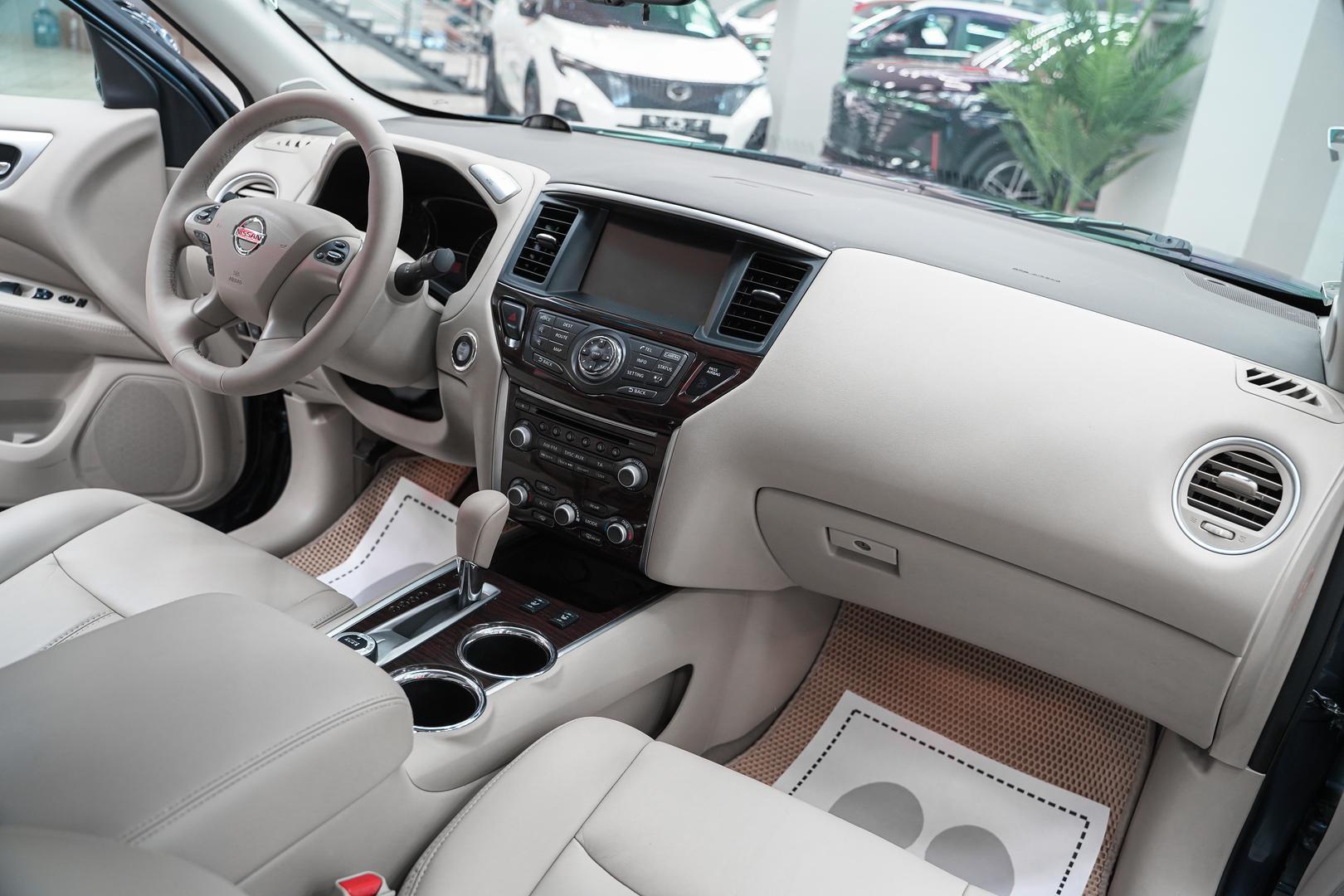 Nissan Pathfinder 2015, синий, ДЦ Орехово