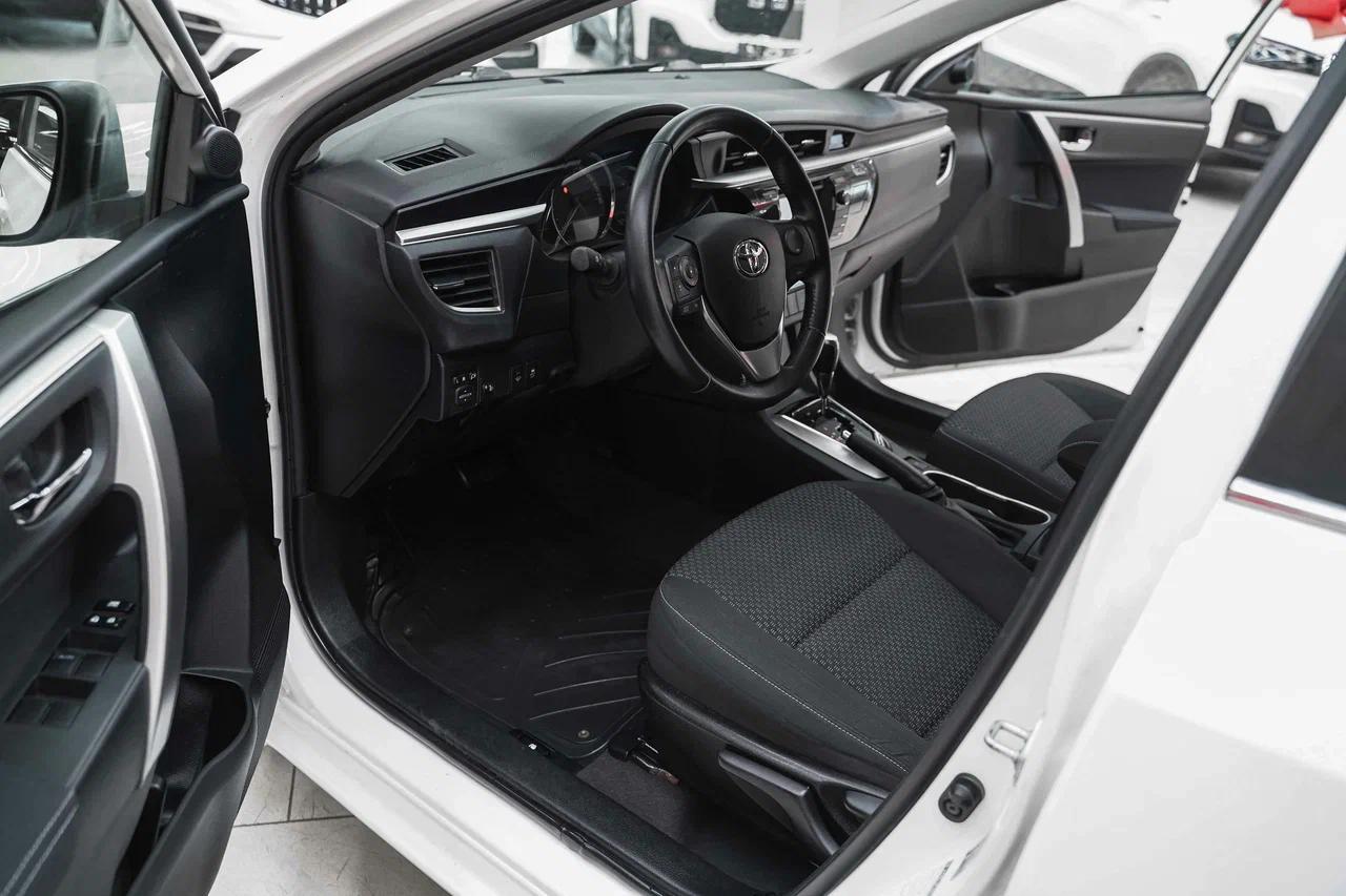 Toyota Corolla 2013, белый, ДЦ Орехово