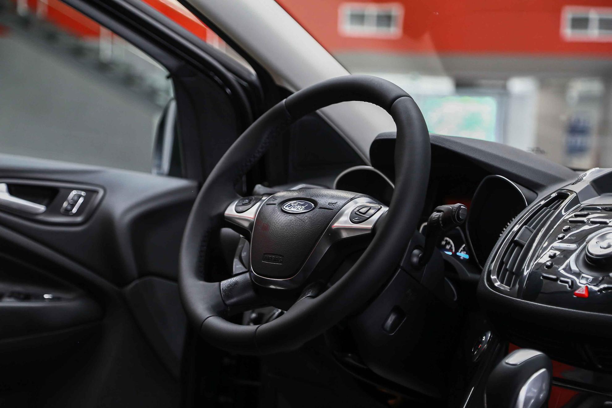 Ford Kuga 2014, черный, ДЦ Орехово