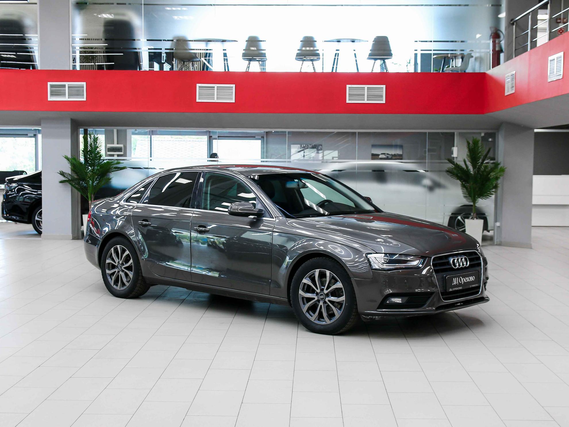 Audi A4 2015, серый, ДЦ Орехово