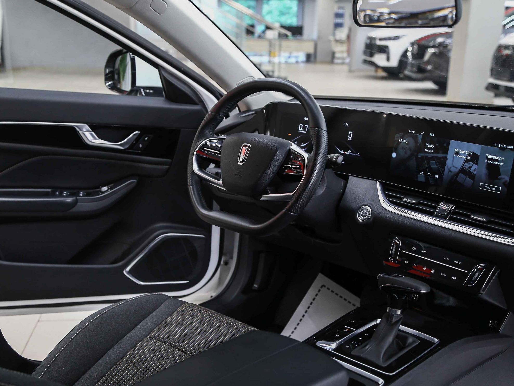 FAW Bestune B70 2023, белый, ДЦ Орехово