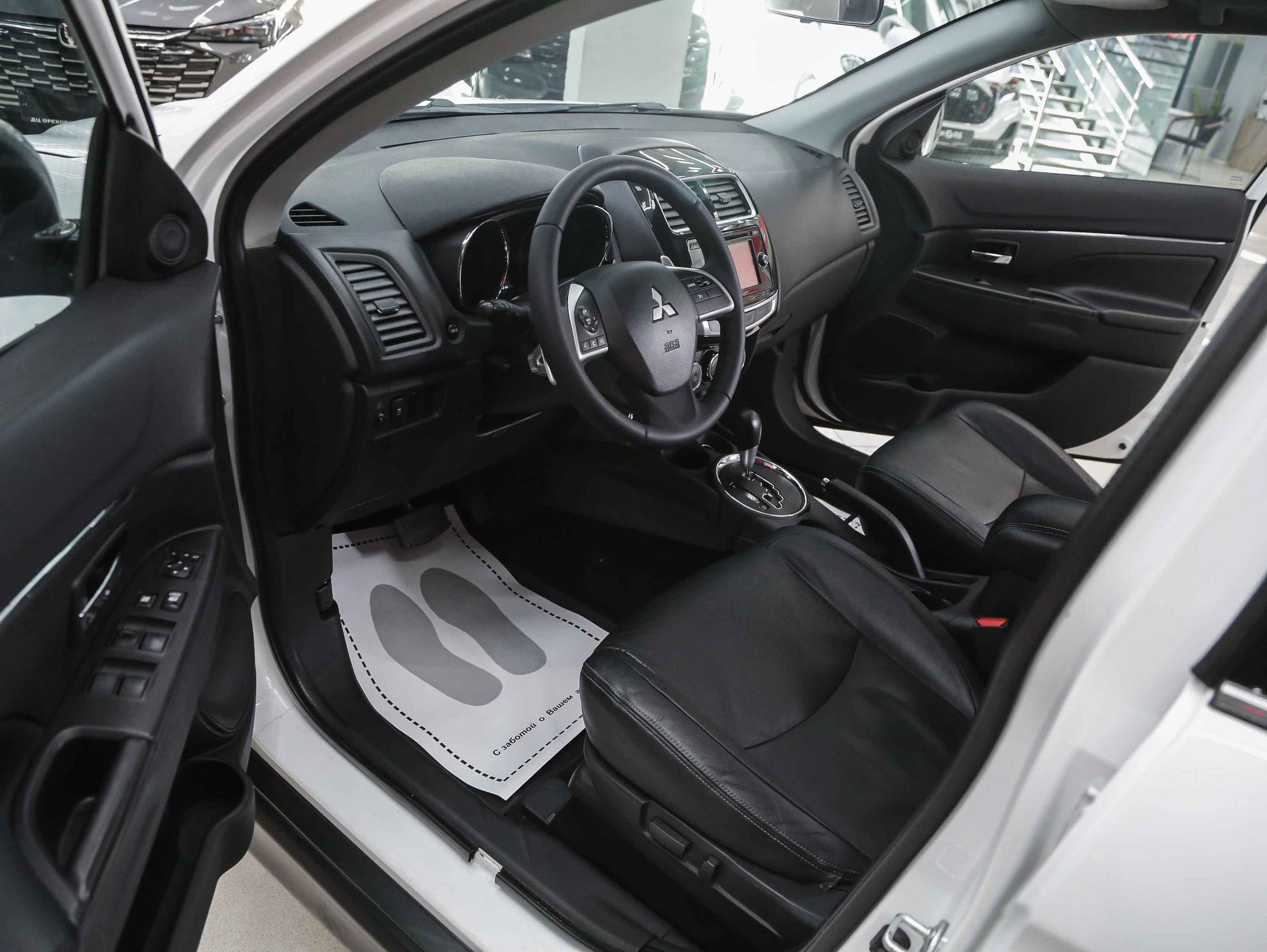 Mitsubishi ASX 2014, белый, ДЦ Орехово