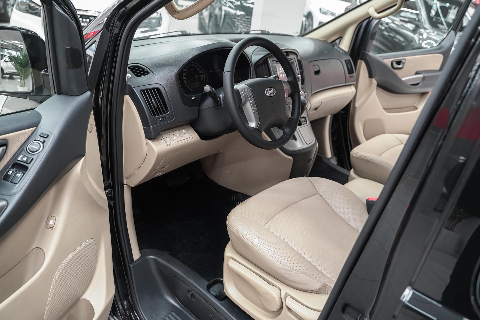 Hyundai Grand Starex 2012, черный, ДЦ Орехово