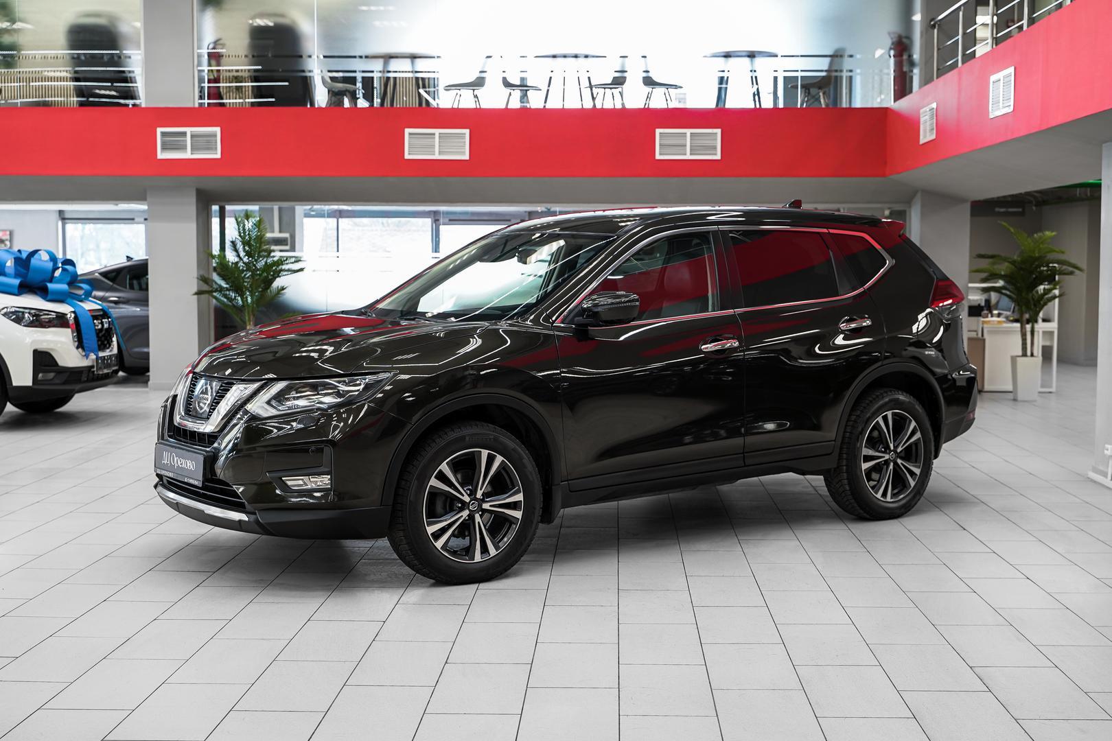 Nissan X-Trail 2018, зеленый, ДЦ Орехово