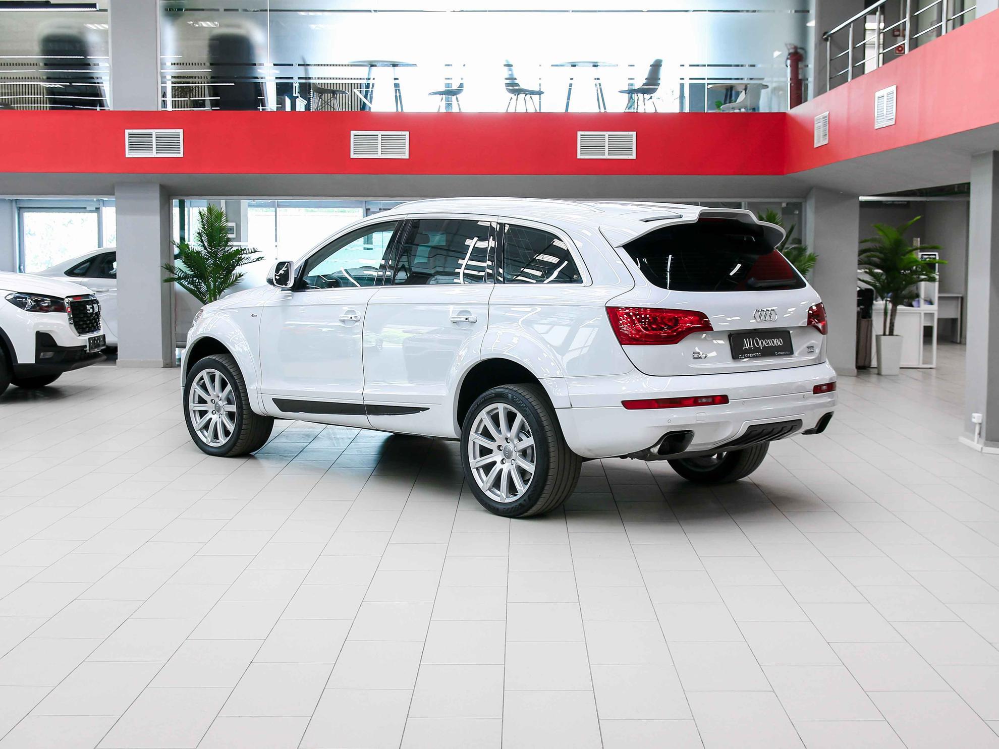 Audi Q7 2014, белый, ДЦ Орехово