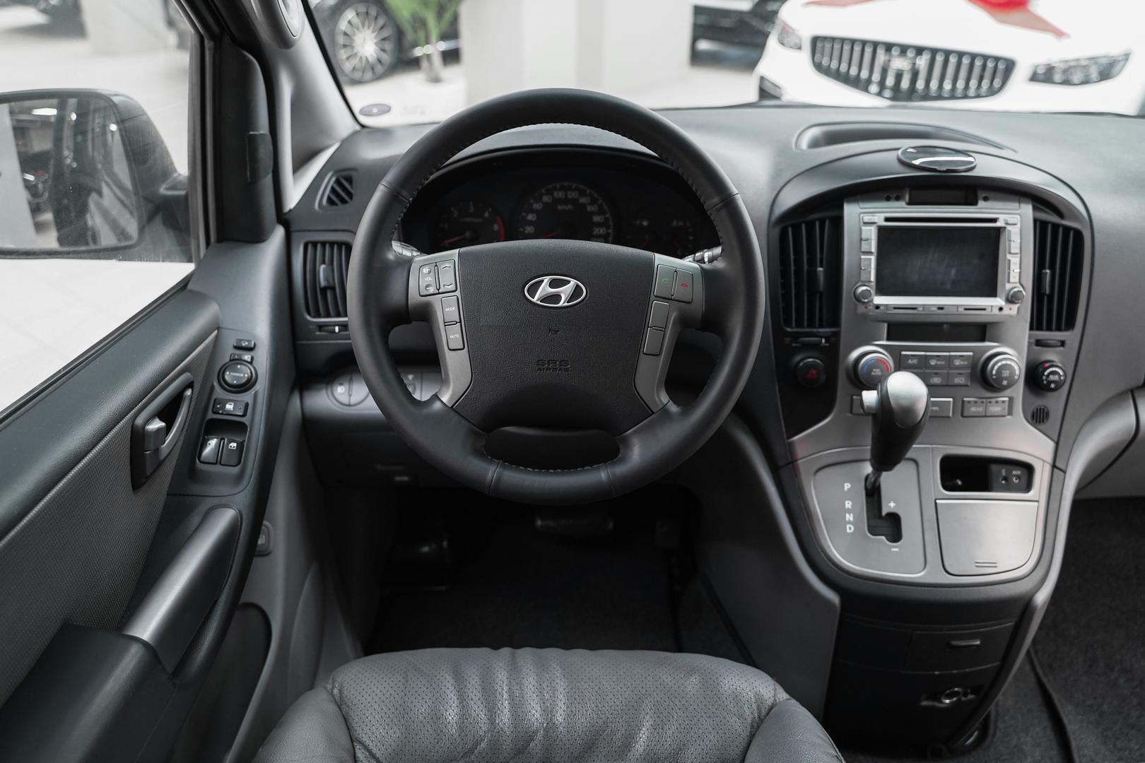 Hyundai Grand Starex 2009, черный, ДЦ Орехово