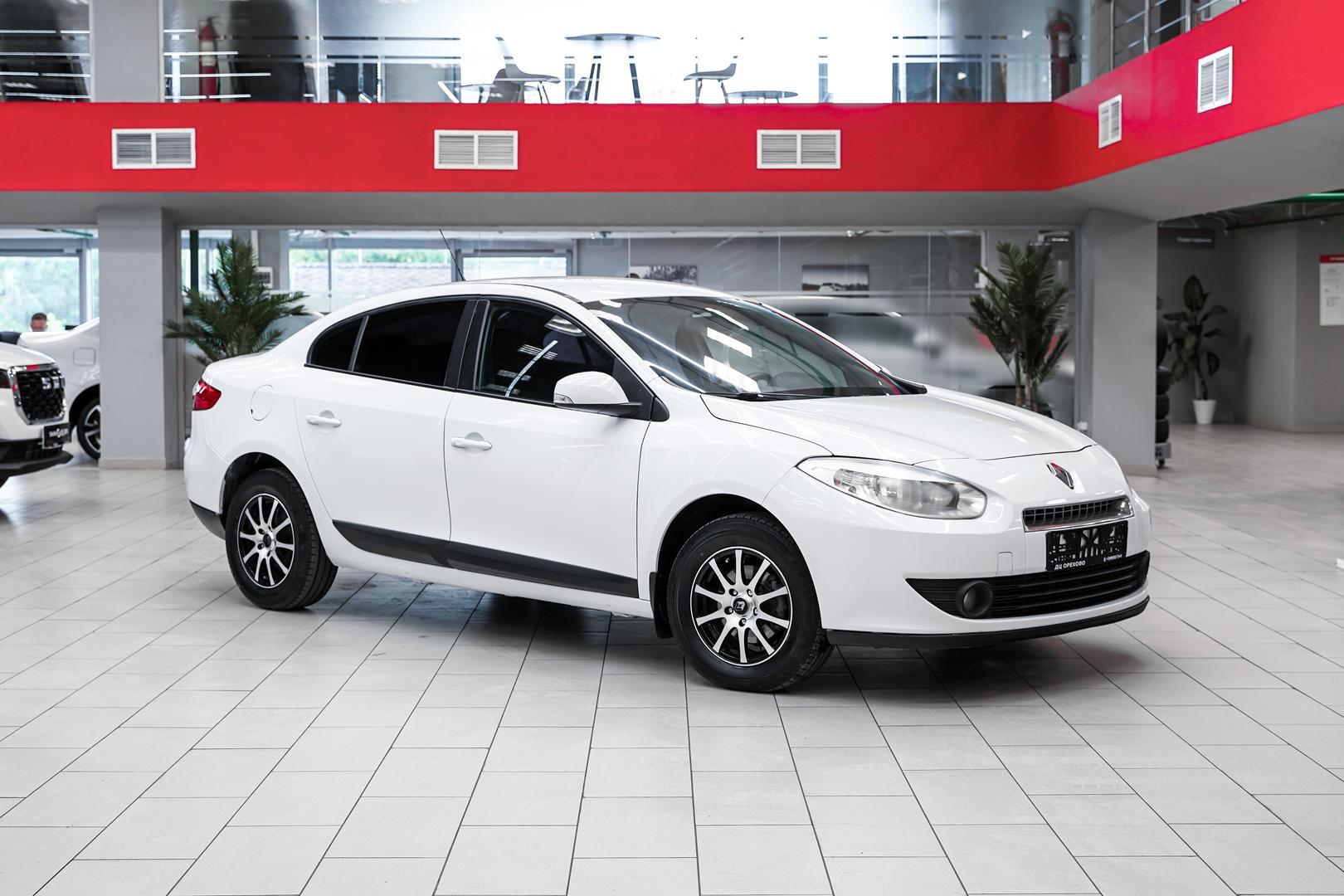 Renault Fluence 2011, белый, ДЦ Орехово