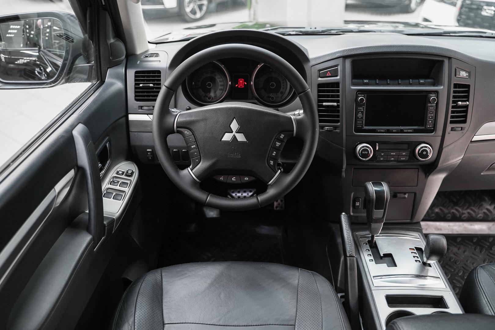 Mitsubishi Pajero 2012, черный, ДЦ Орехово