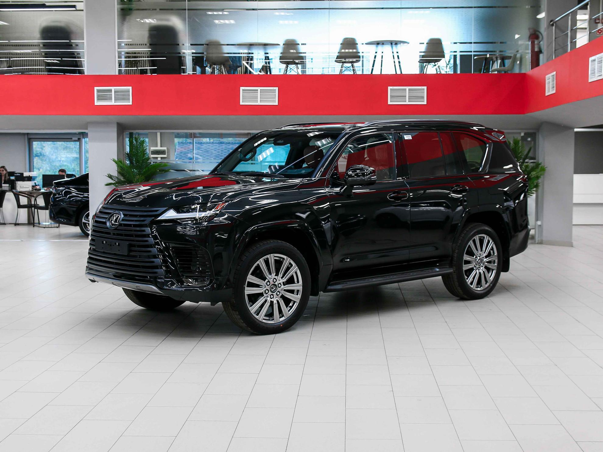 Lexus LX 2026, черный, ДЦ Орехово