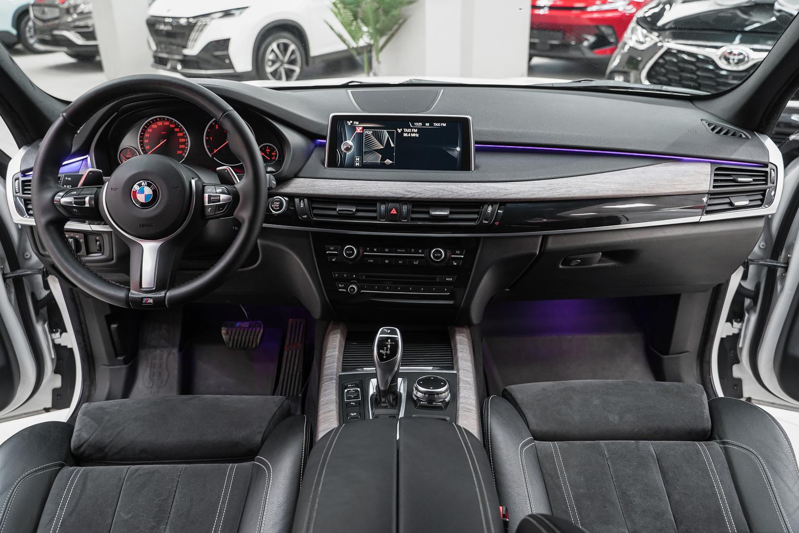 BMW X5 2015, белый, ДЦ Орехово
