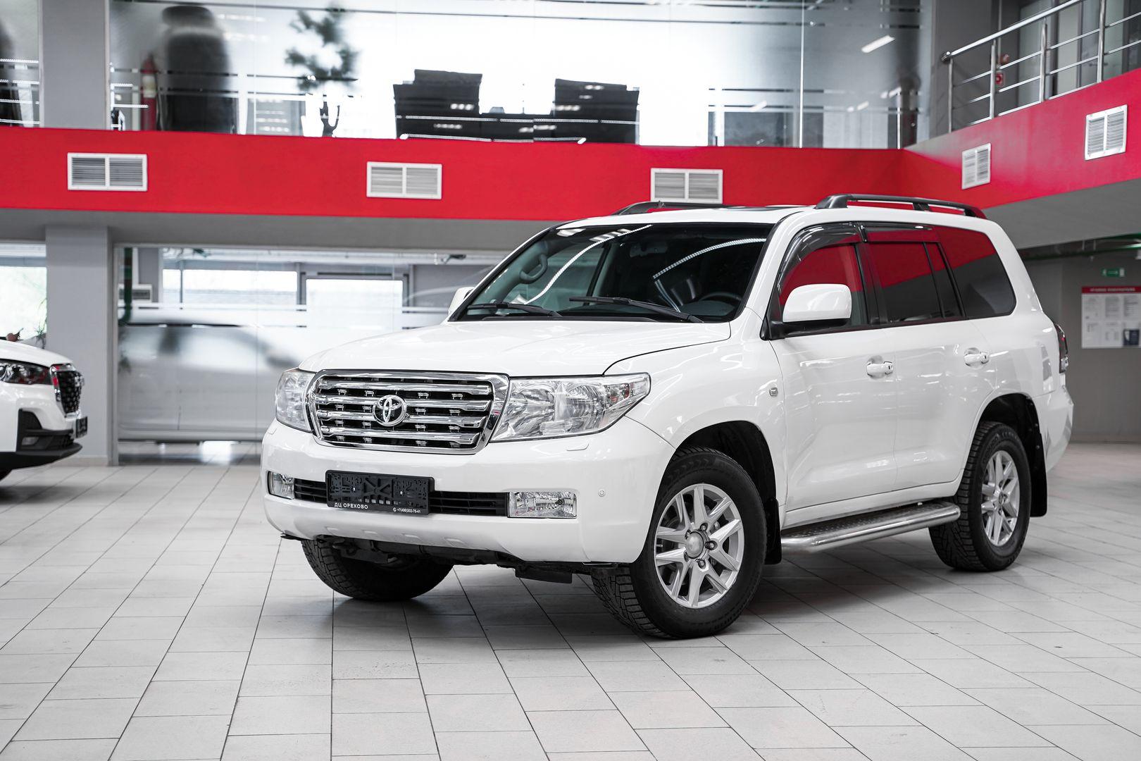 Toyota Land Cruiser 2010, белый, ДЦ Орехово