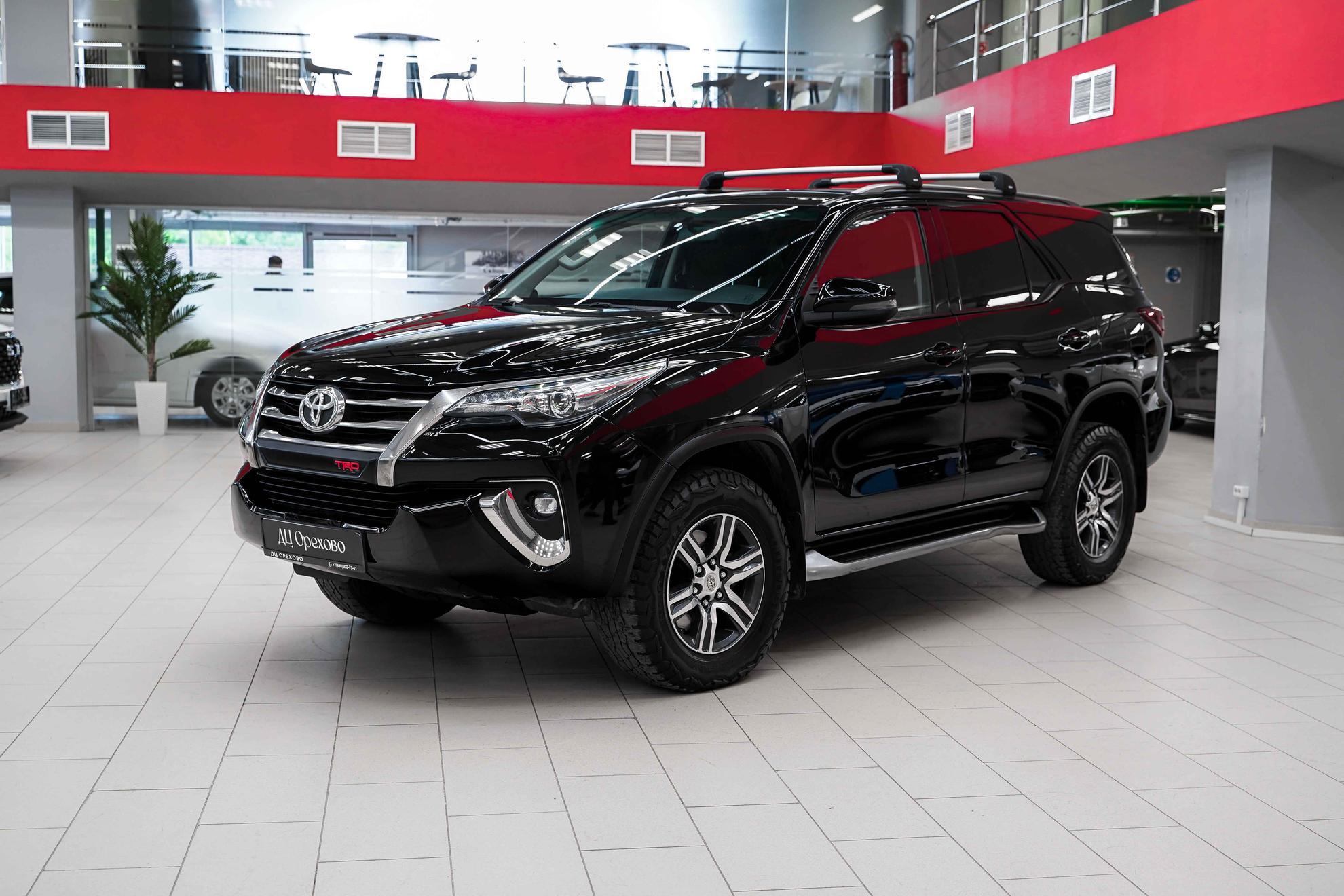 Toyota Fortuner 2018, черный, ДЦ Орехово