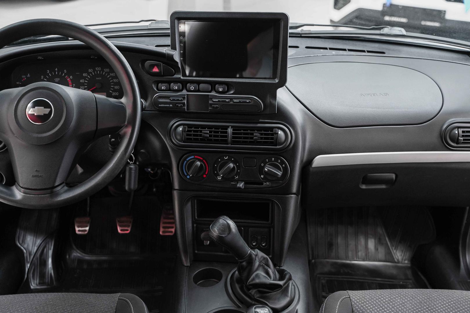 Chevrolet Niva 2016, черный, ДЦ Орехово