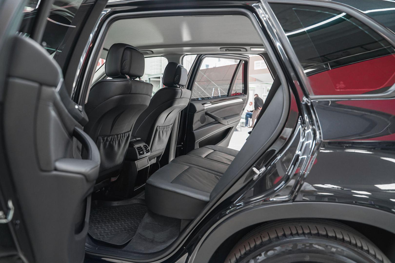 BMW X5 2012, черный, ДЦ Орехово