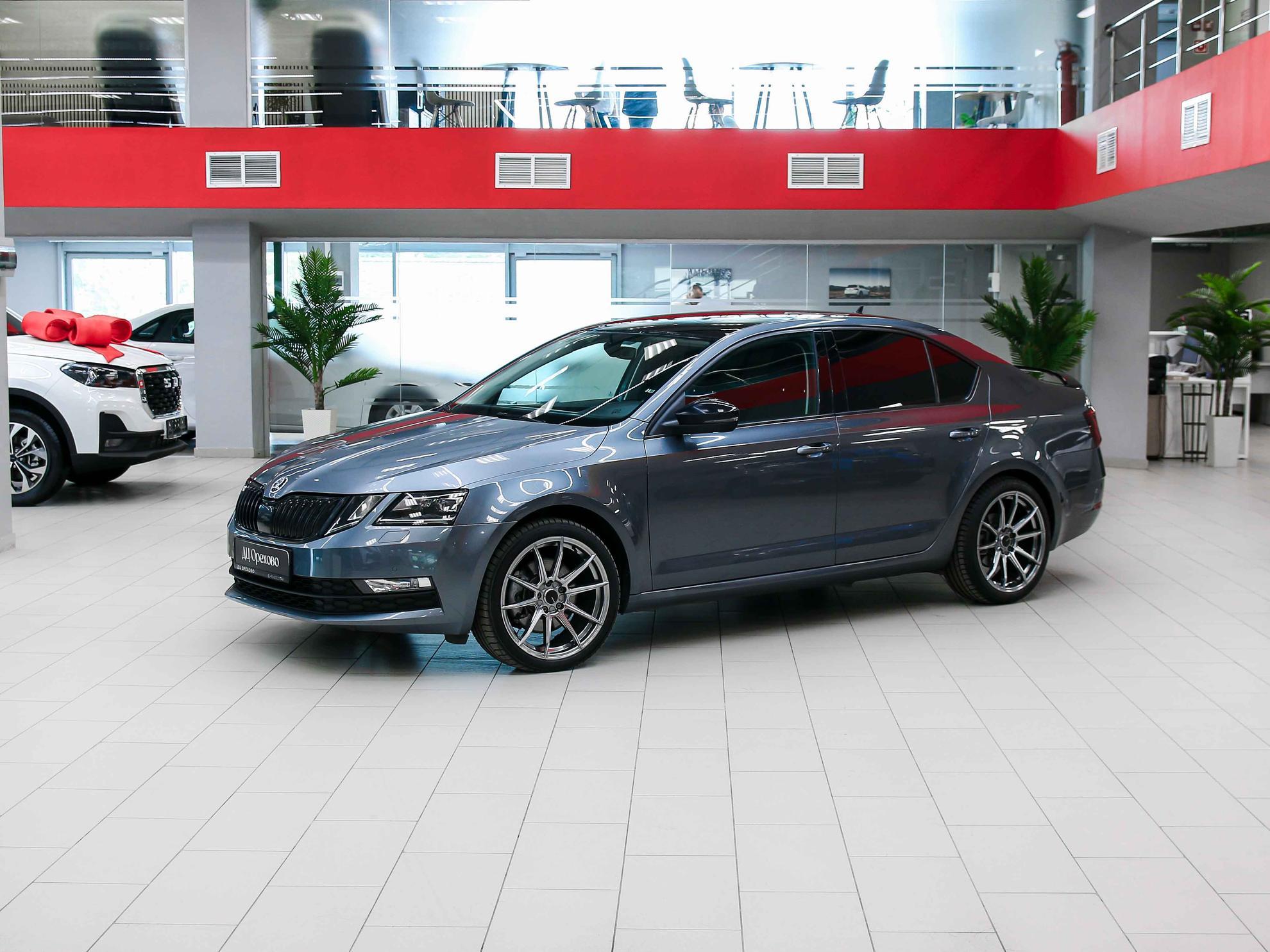 Skoda Octavia 2018, серый, ДЦ Орехово