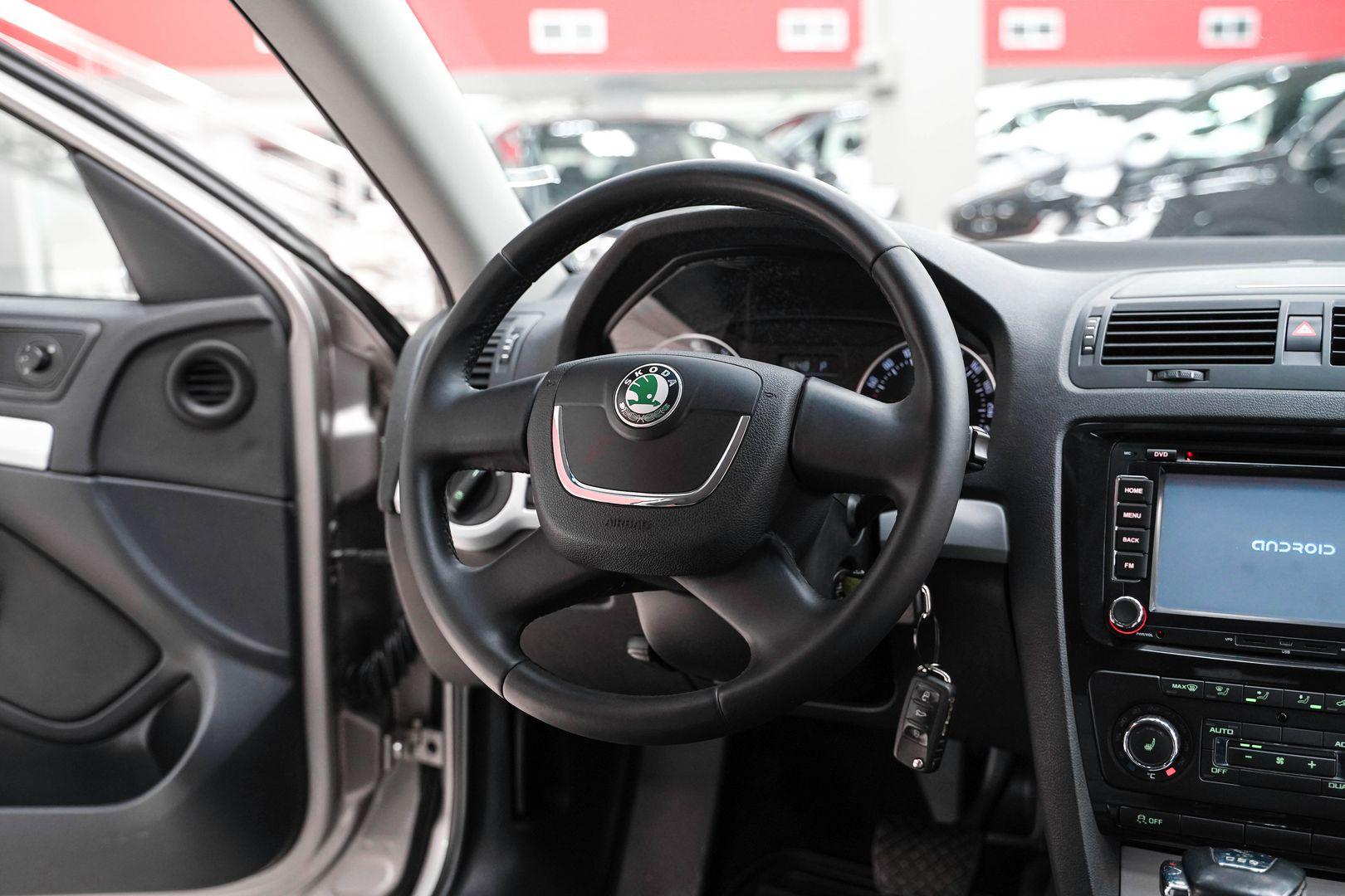 Skoda Octavia 2011, серый, ДЦ Орехово