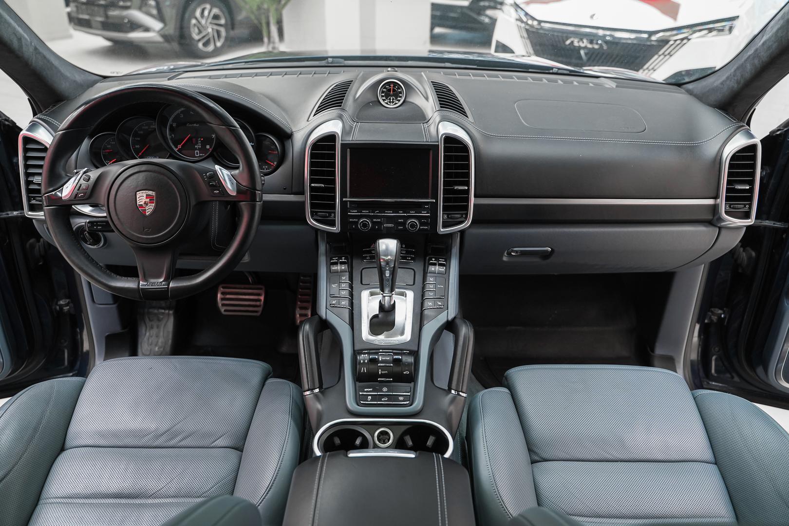Porsche Cayenne 2013, синий, ДЦ Орехово
