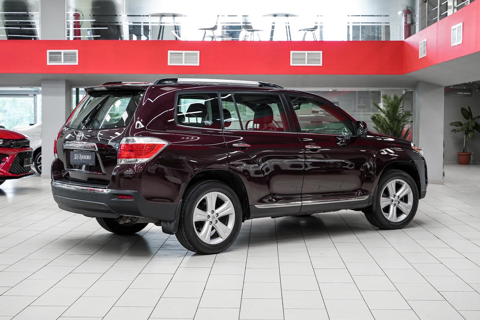 Toyota Highlander 2012, пурпурный, ДЦ Орехово
