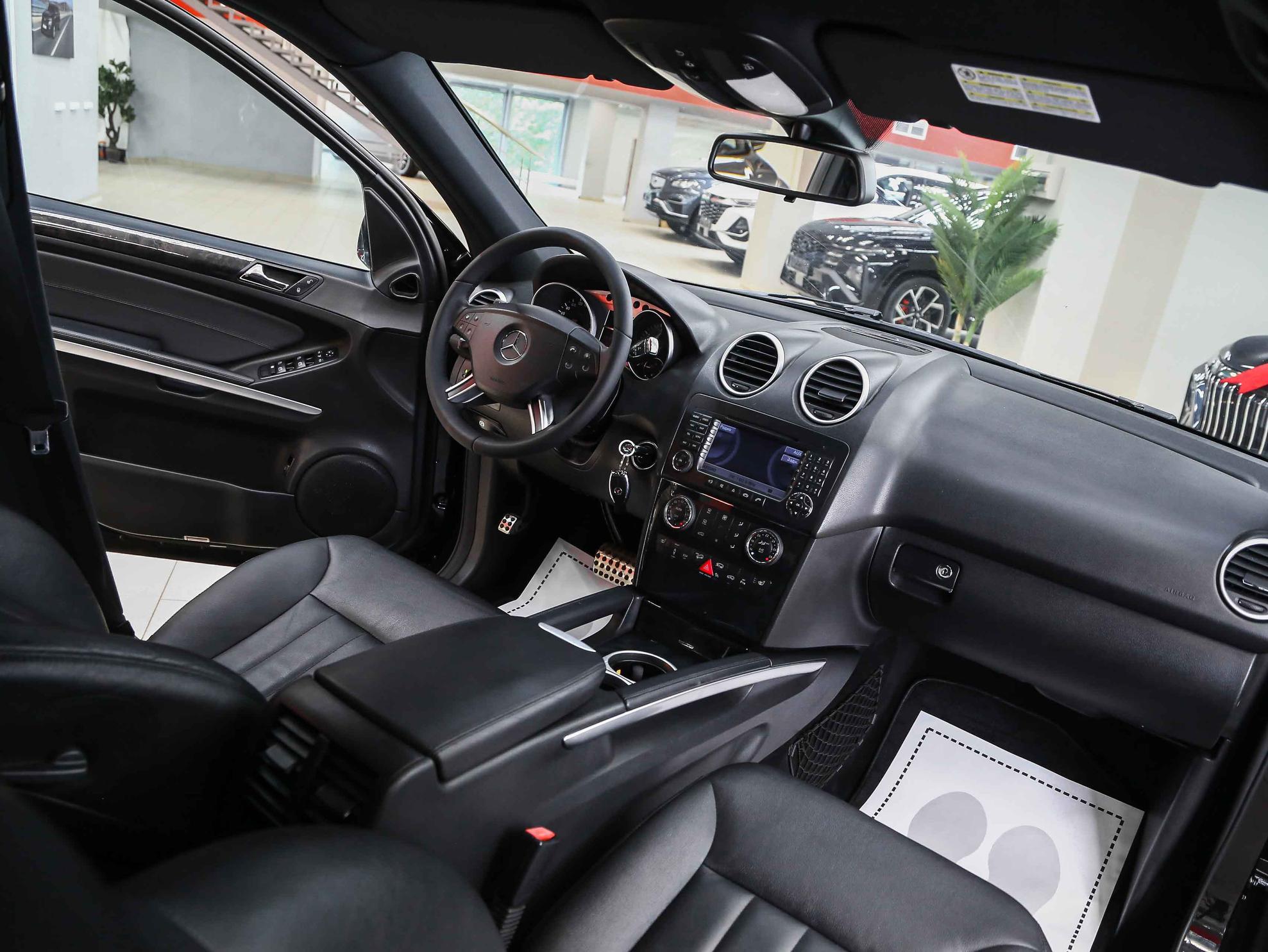 Mercedes-Benz M-Класс 2008, черный, ДЦ Орехово