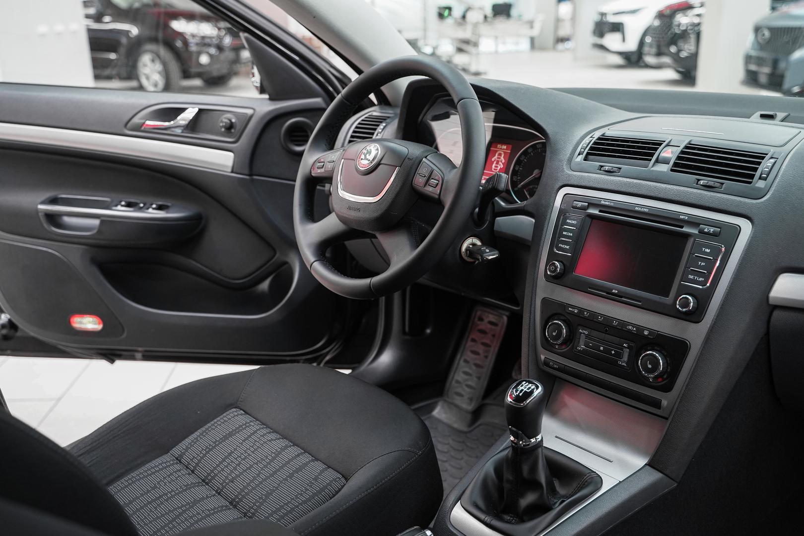 Skoda Octavia 2010, черный, ДЦ Орехово