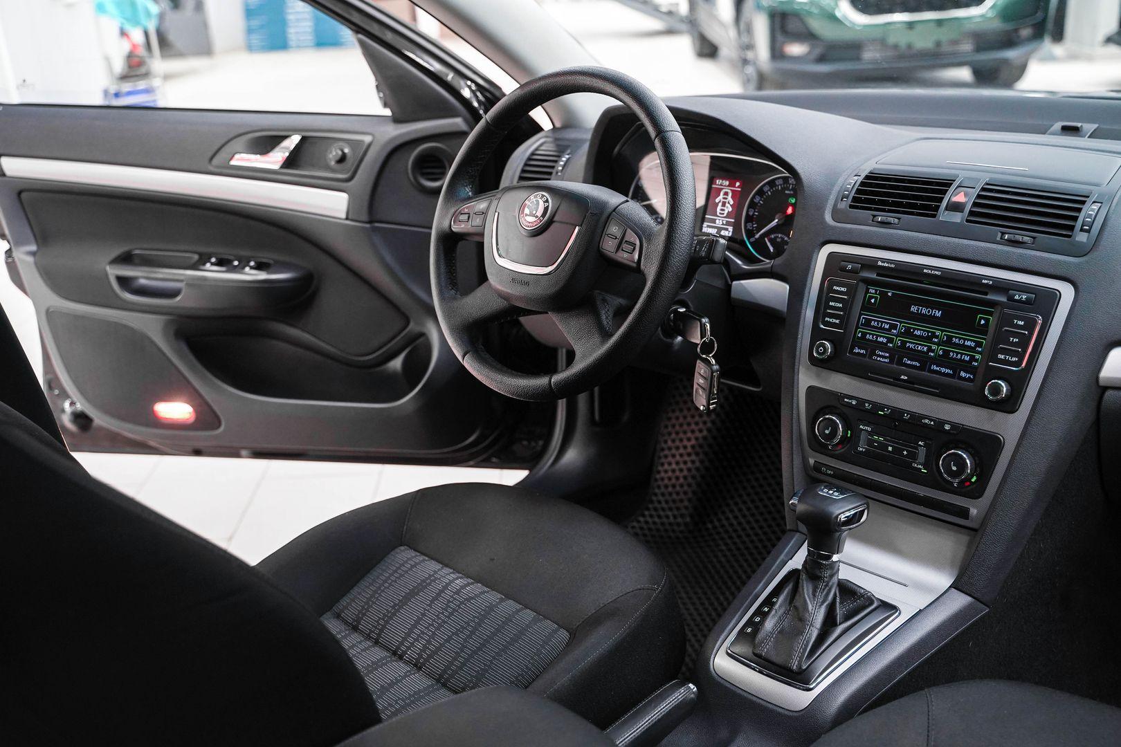 Skoda Octavia 2013, черный, ДЦ Орехово