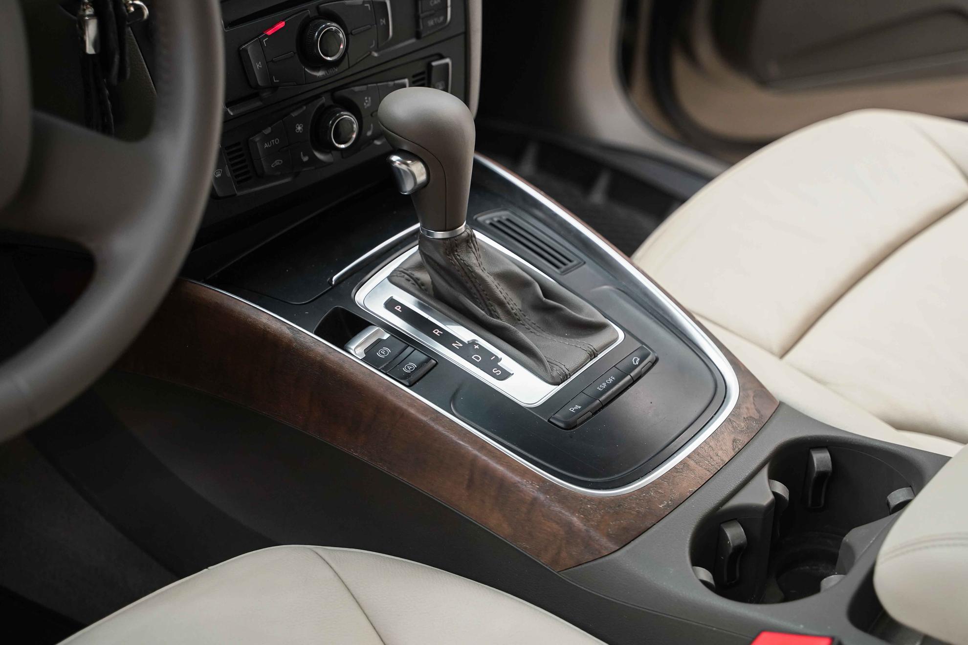 Audi Q5 2010, бежевый, ДЦ Орехово