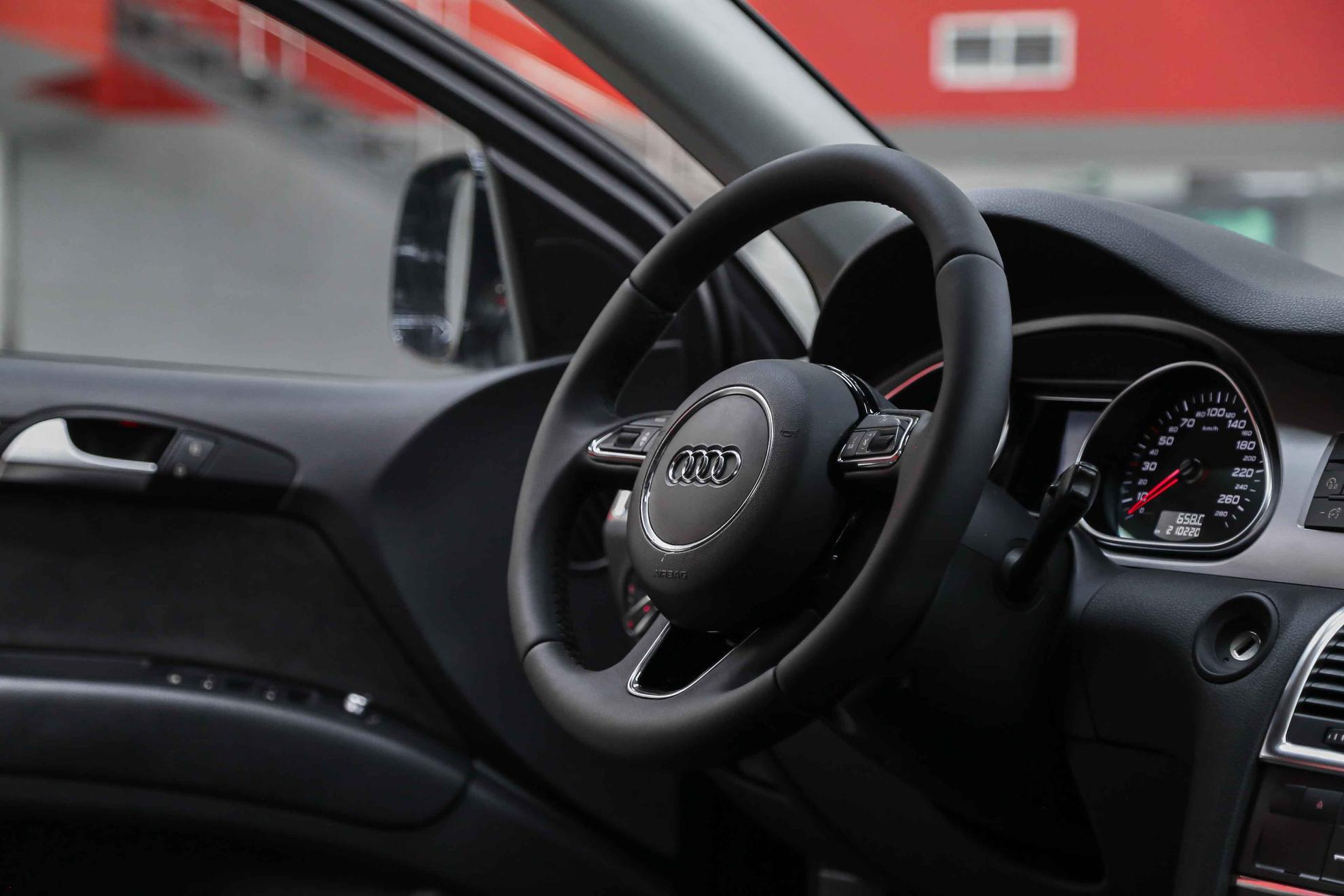 Audi Q7 2013, черный, ДЦ Орехово