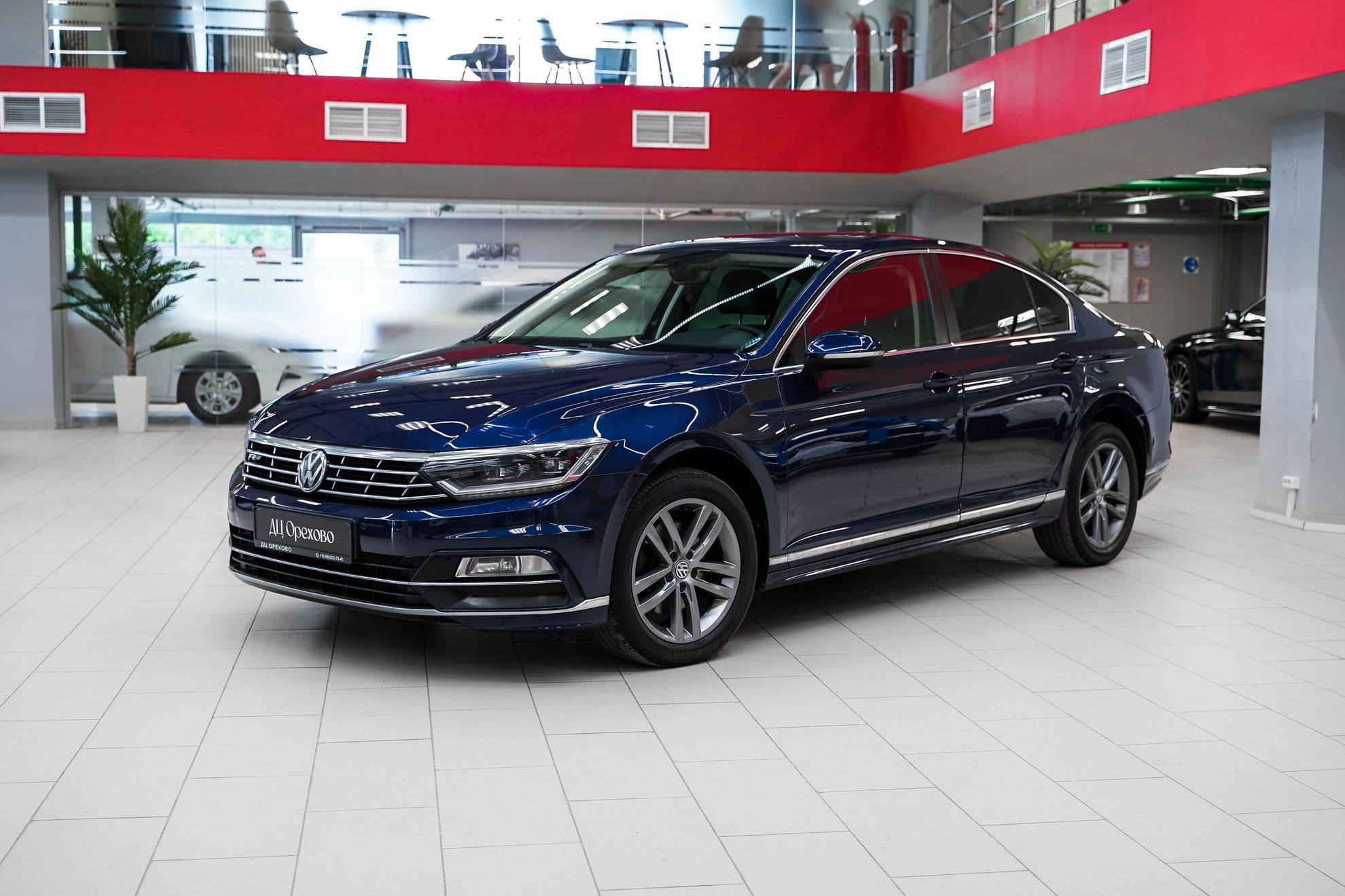 Volkswagen Passat 2017, синий, ДЦ Орехово