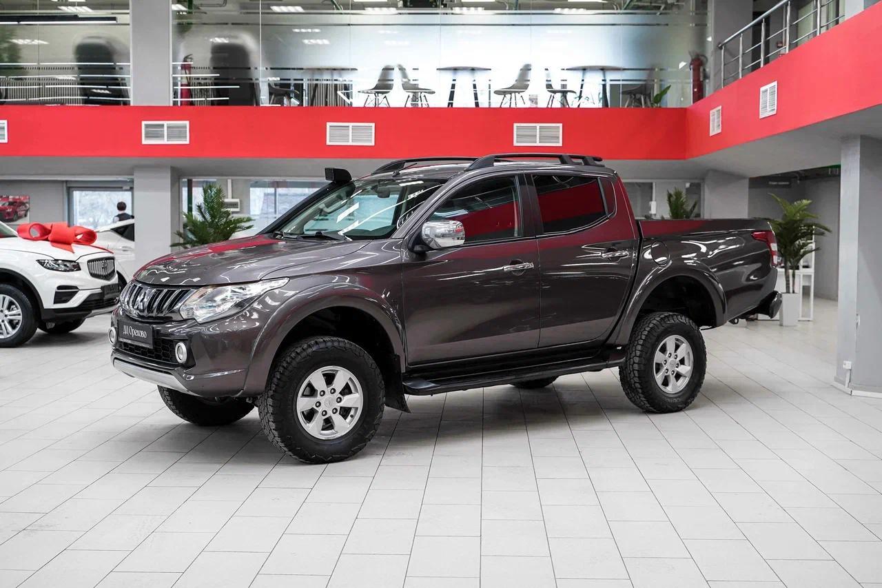 Mitsubishi L200 2017, коричневый, ДЦ Орехово