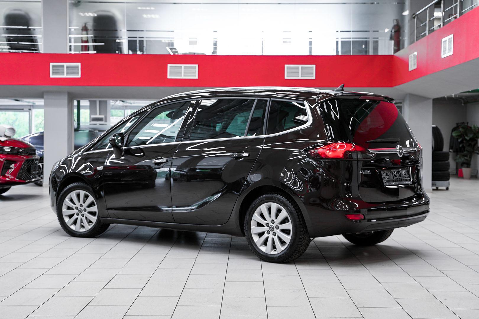 Opel Zafira 2013, коричневый, ДЦ Орехово