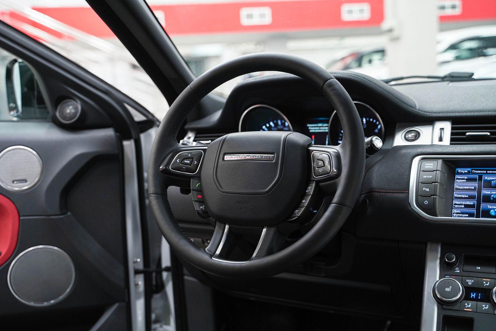 Land Rover Range Rover Evoque 2012, белый, ДЦ Орехово
