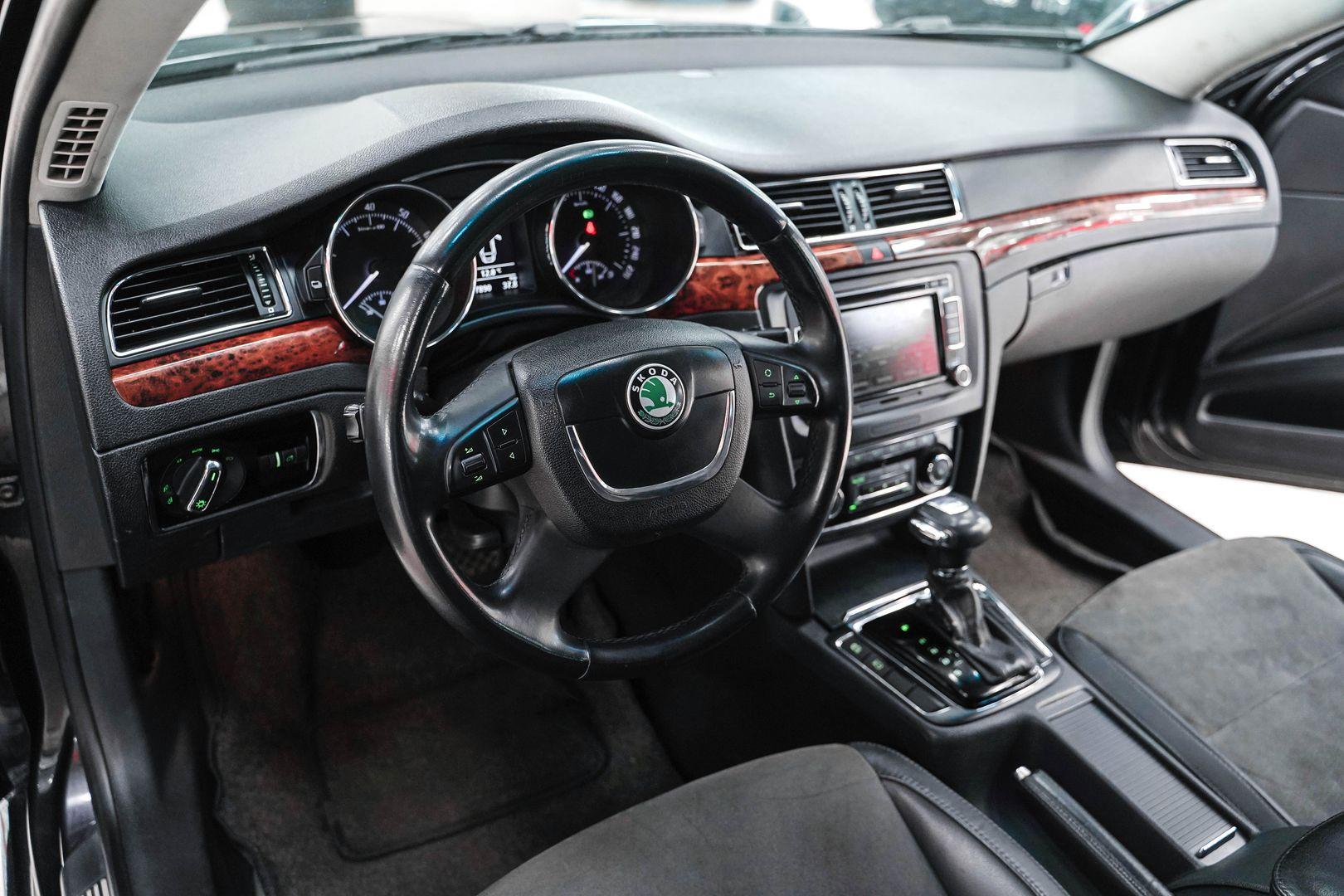 Skoda Superb 2010, черный, ДЦ Орехово