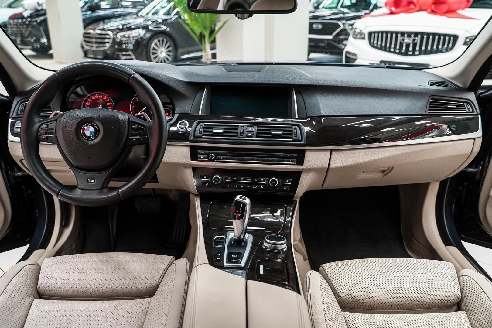 BMW 5 серии 2014, синий, ДЦ Орехово