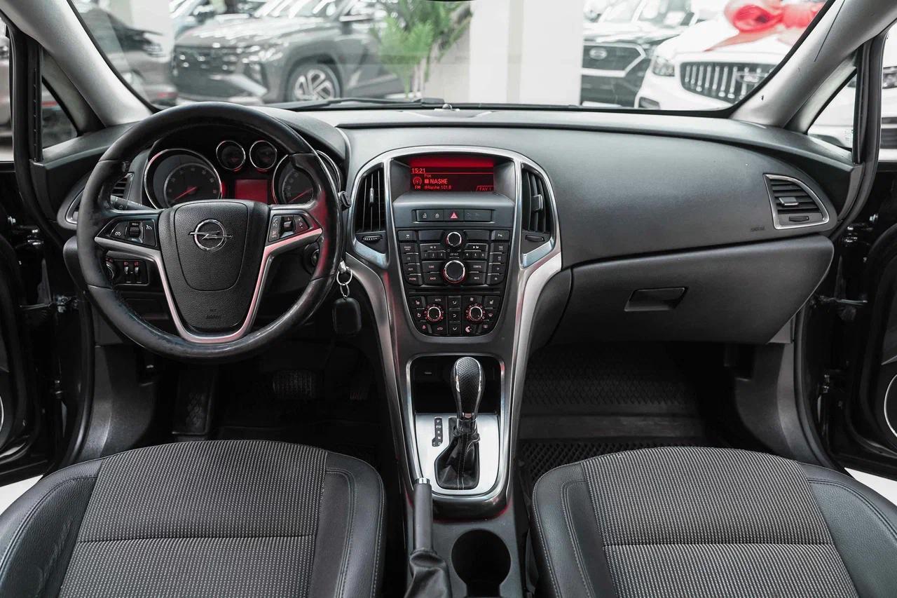 Opel Astra 2012, черный, ДЦ Орехово