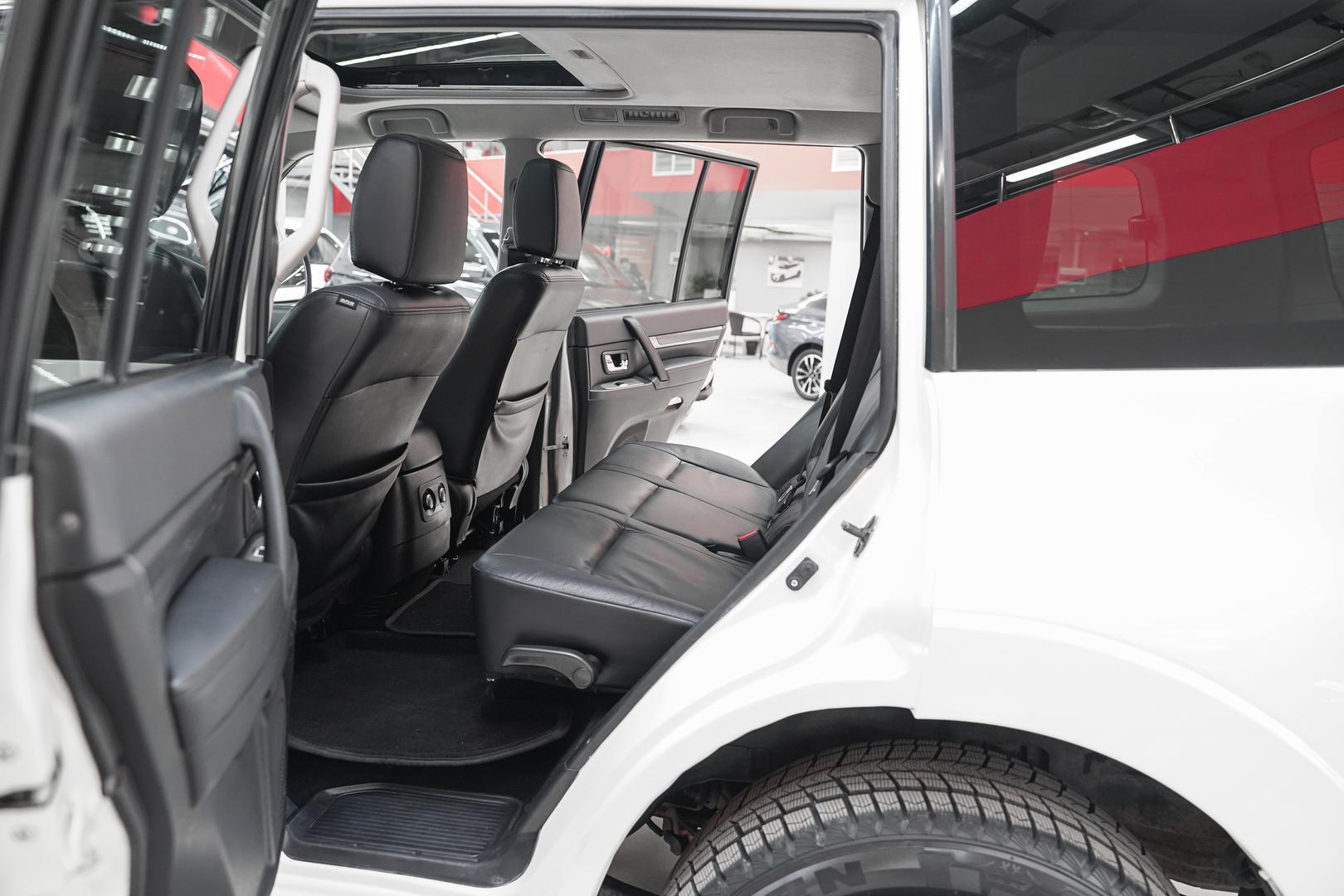 Mitsubishi Pajero 2011, белый, ДЦ Орехово
