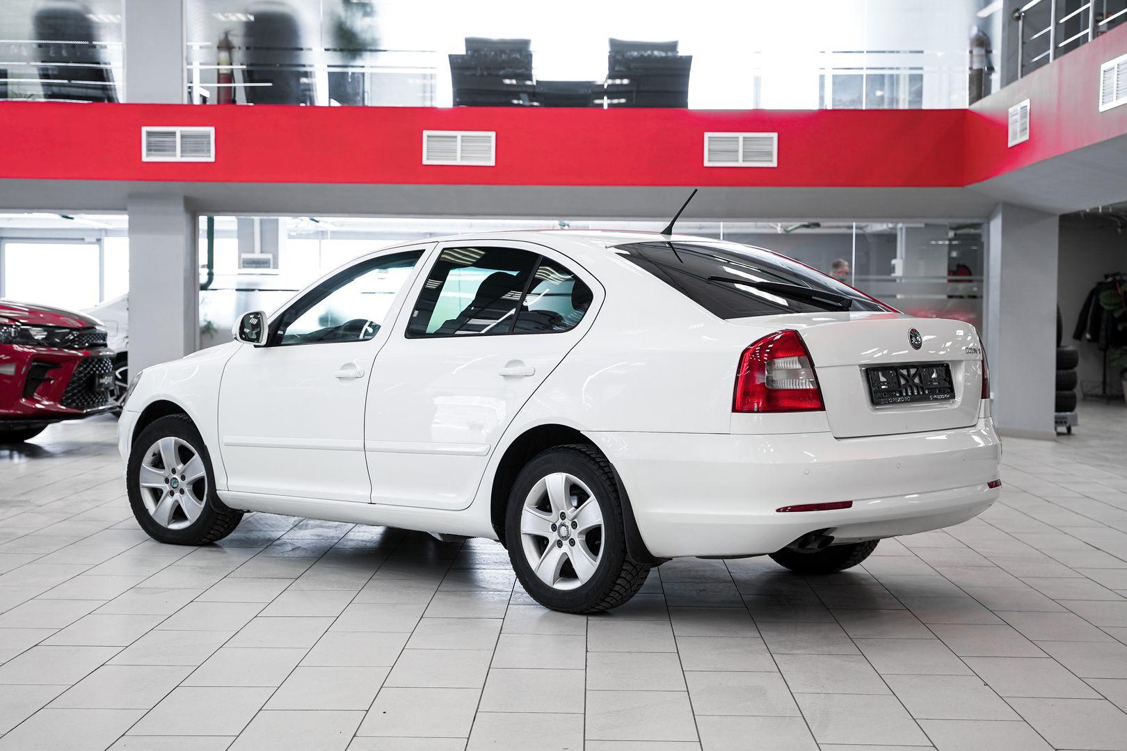 Skoda Octavia 2011, белый, ДЦ Орехово