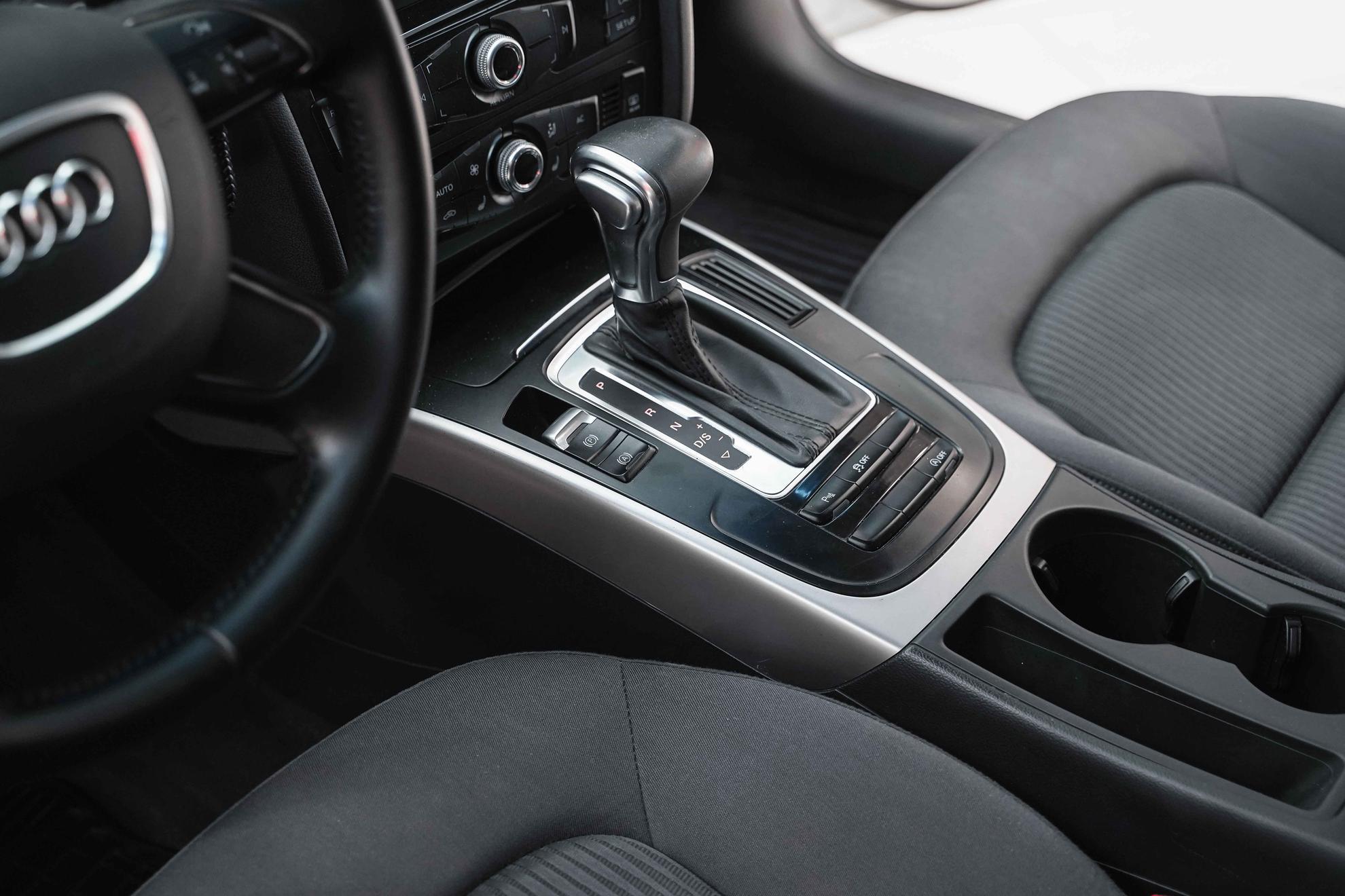 Audi A4 2013, белый, ДЦ Орехово