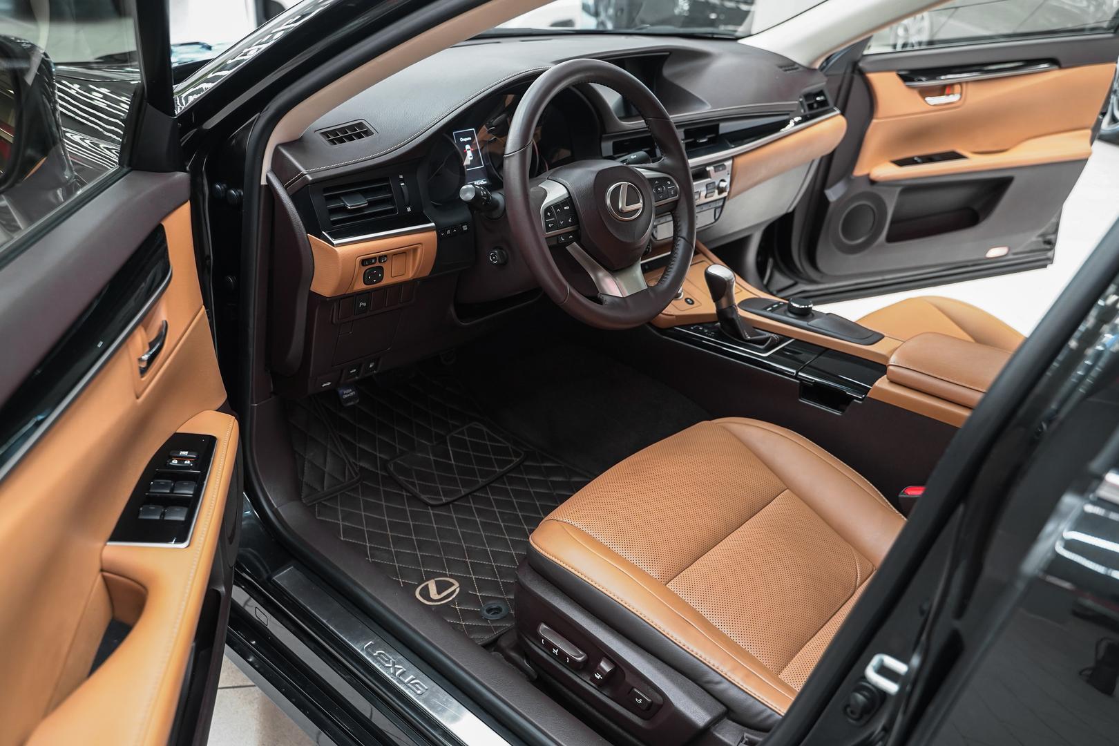 Lexus ES 2017, черный, ДЦ Орехово